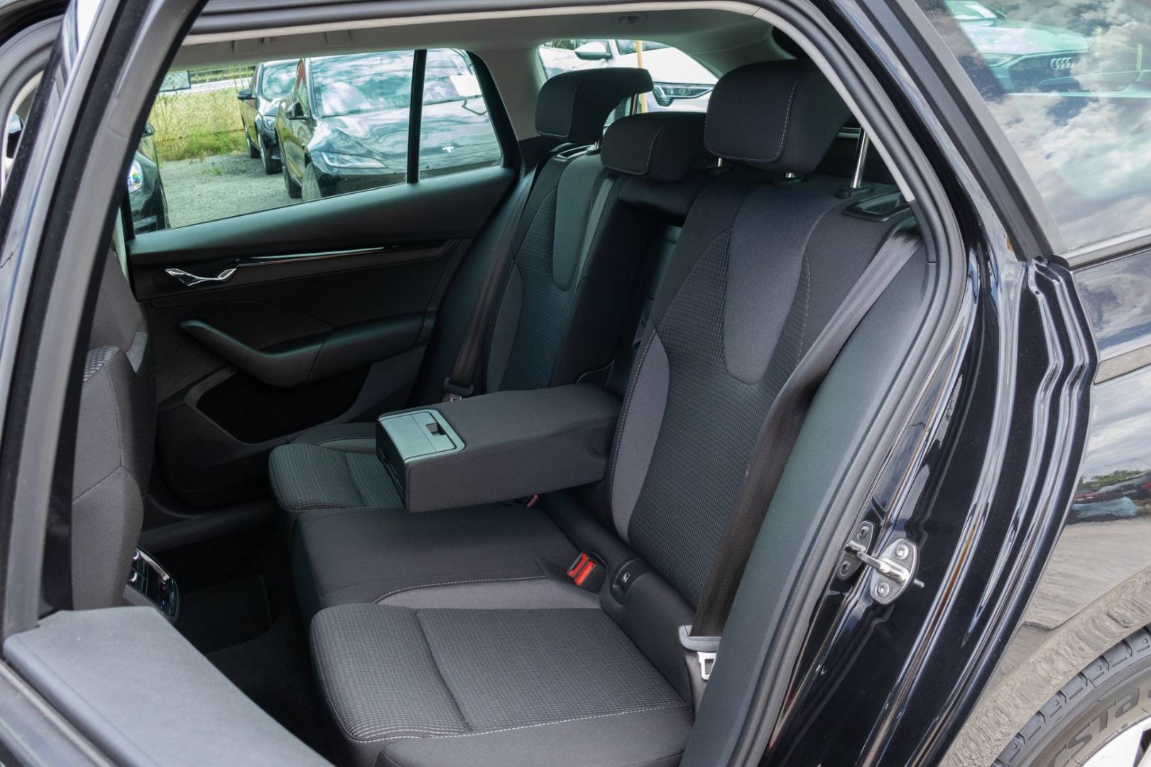 Škoda Octavia Combi 2.0 TDI SCR Ambition DSG – Obrázok 10
