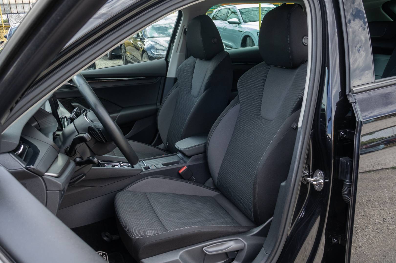 Škoda Octavia Combi 2.0 TDI SCR Ambition DSG – Obrázok 12
