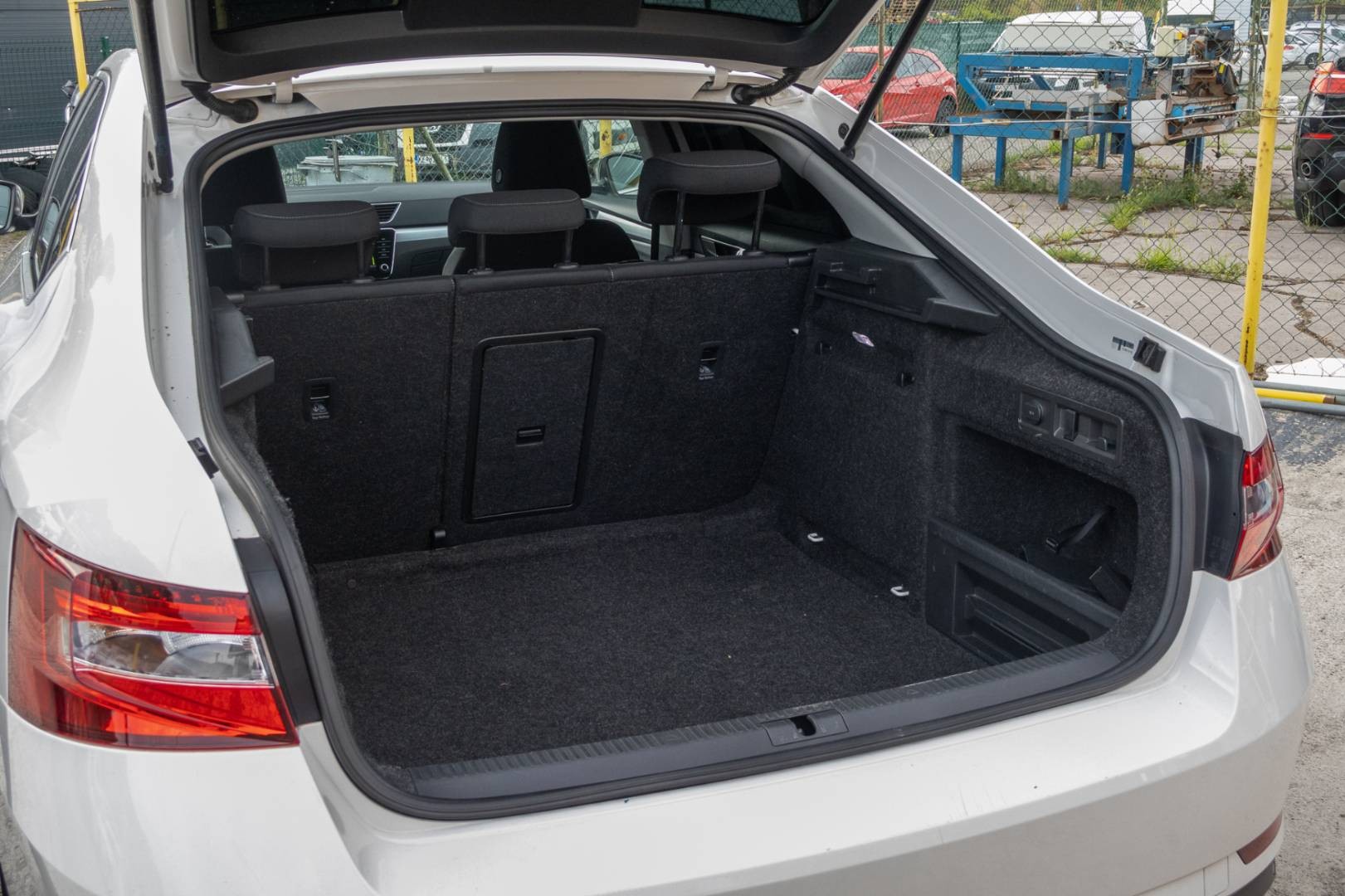 Škoda Superb 2.0 TDI SCR Ambition – Obrázok 9