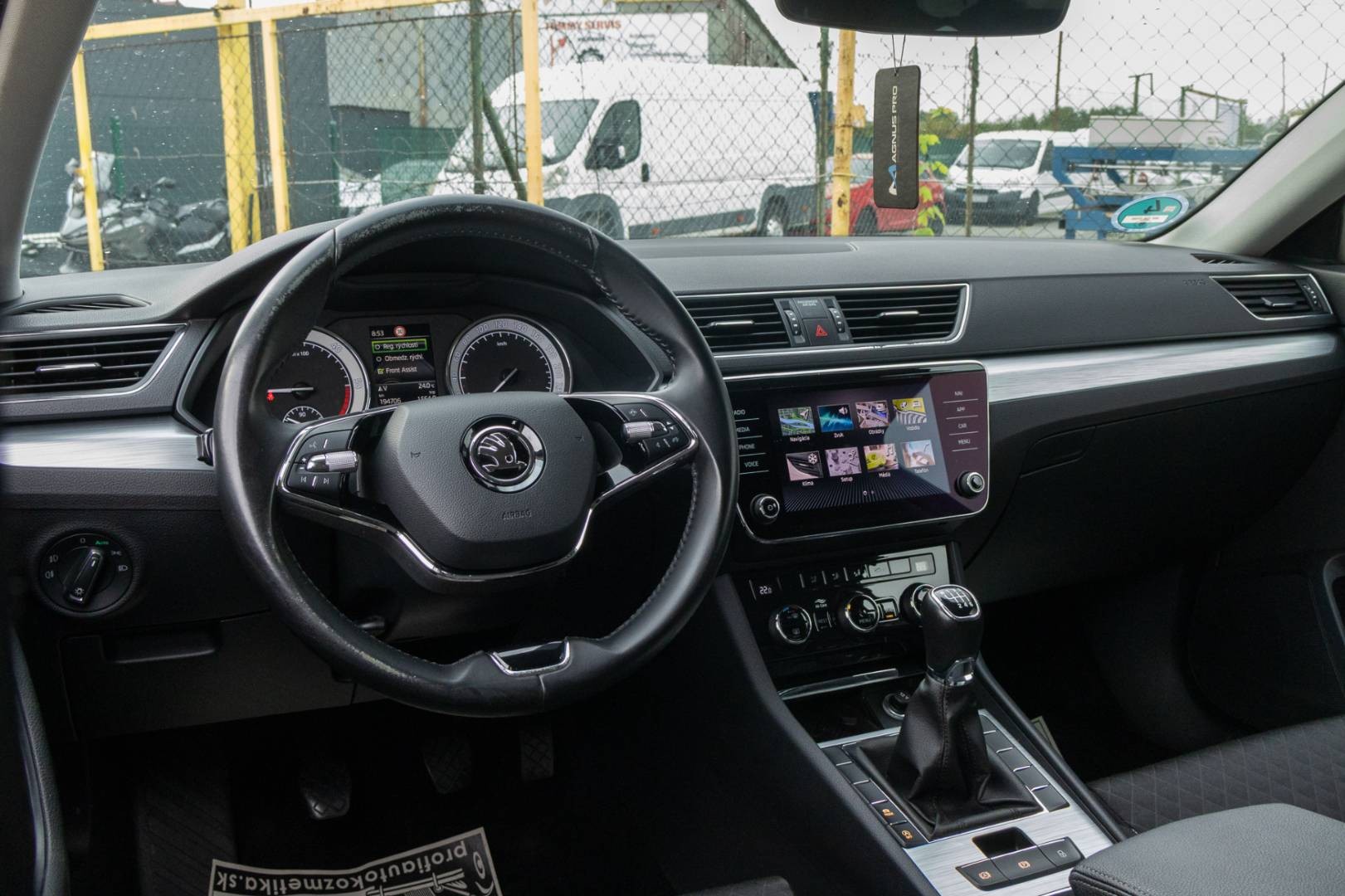 Škoda Superb 2.0 TDI SCR Ambition – Obrázok 14