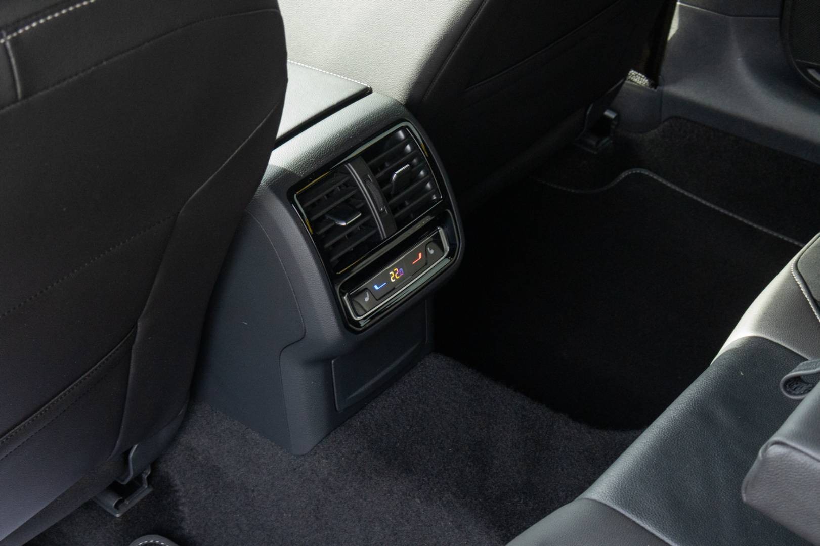 Volkswagen Arteon Shooting Brake 2.0 TDI R-Line DSG – Obrázok 12