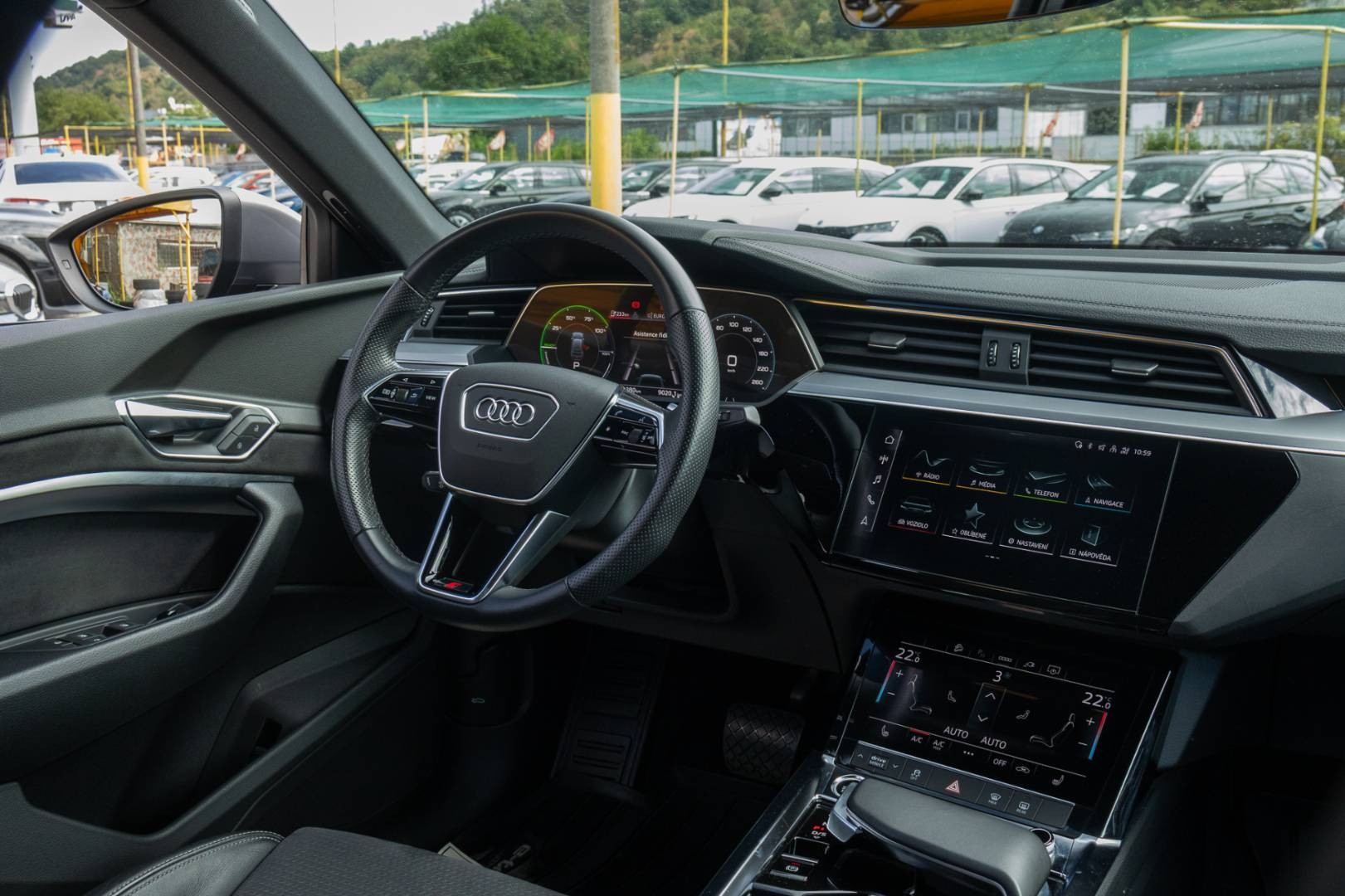 Audi E-tron 55 Quattro Sportback 2x S-LINE – Obrázok 18