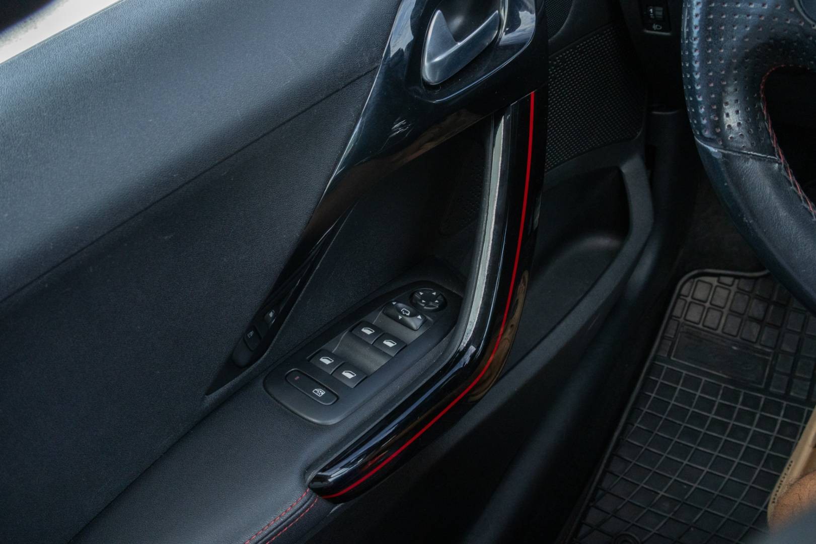 Peugeot 2008 1.2 PureTech 110 S&S GT Line A/T – Obrázok 22