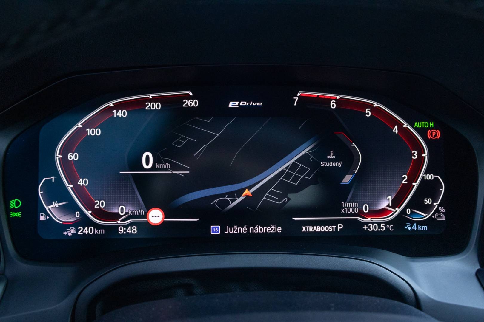 BMW Rad 3 330e G20 PHEV A/T -NEBÚRANÉ – Obrázok 21