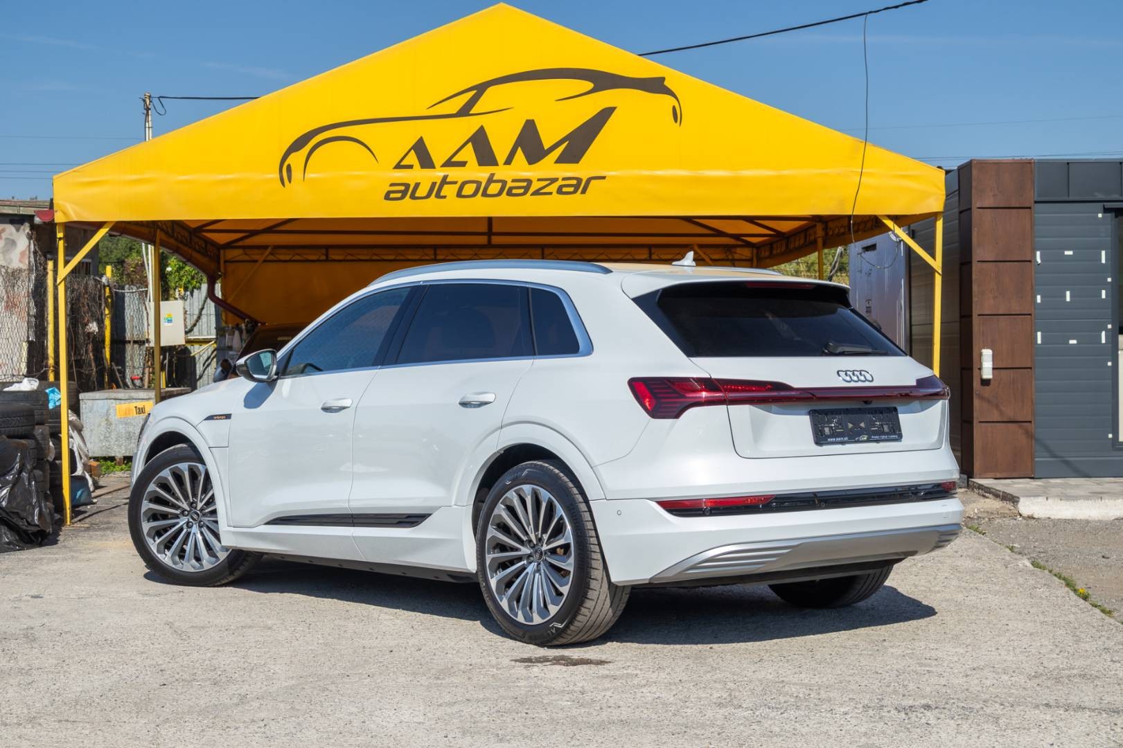 Audi E-tron 55 Quattro S-LINE -NEBÚRANÉ – Obrázok 7