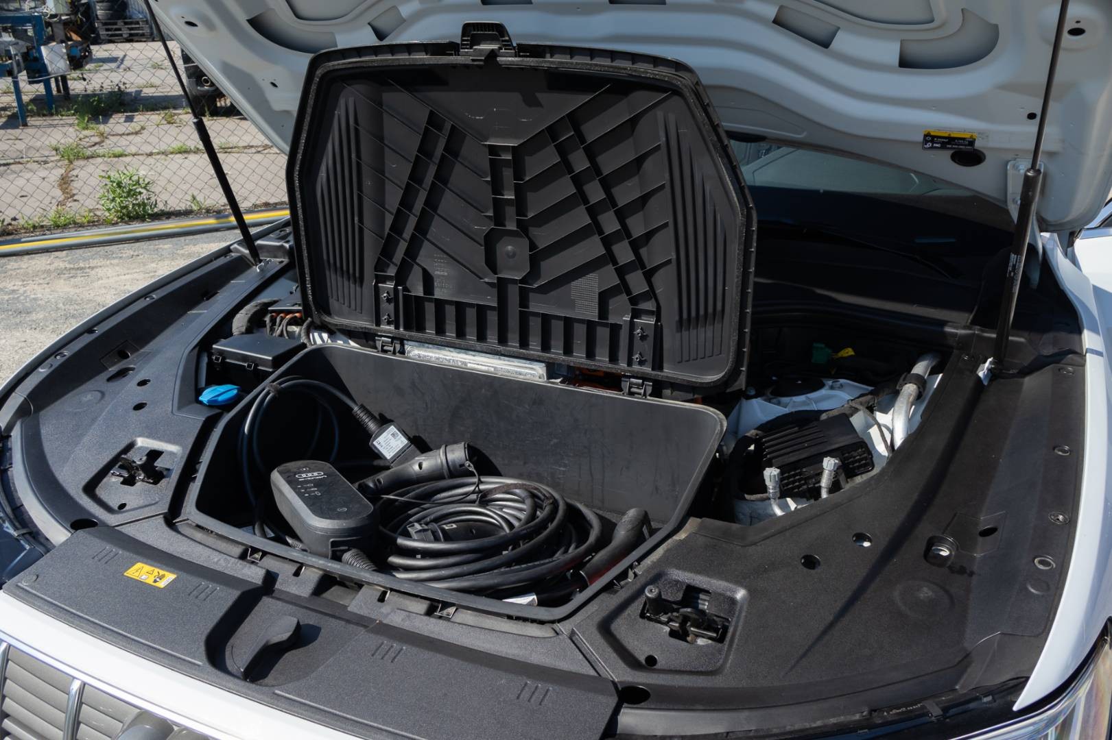 Audi E-tron 55 Quattro S-LINE -NEBÚRANÉ – Obrázok 11