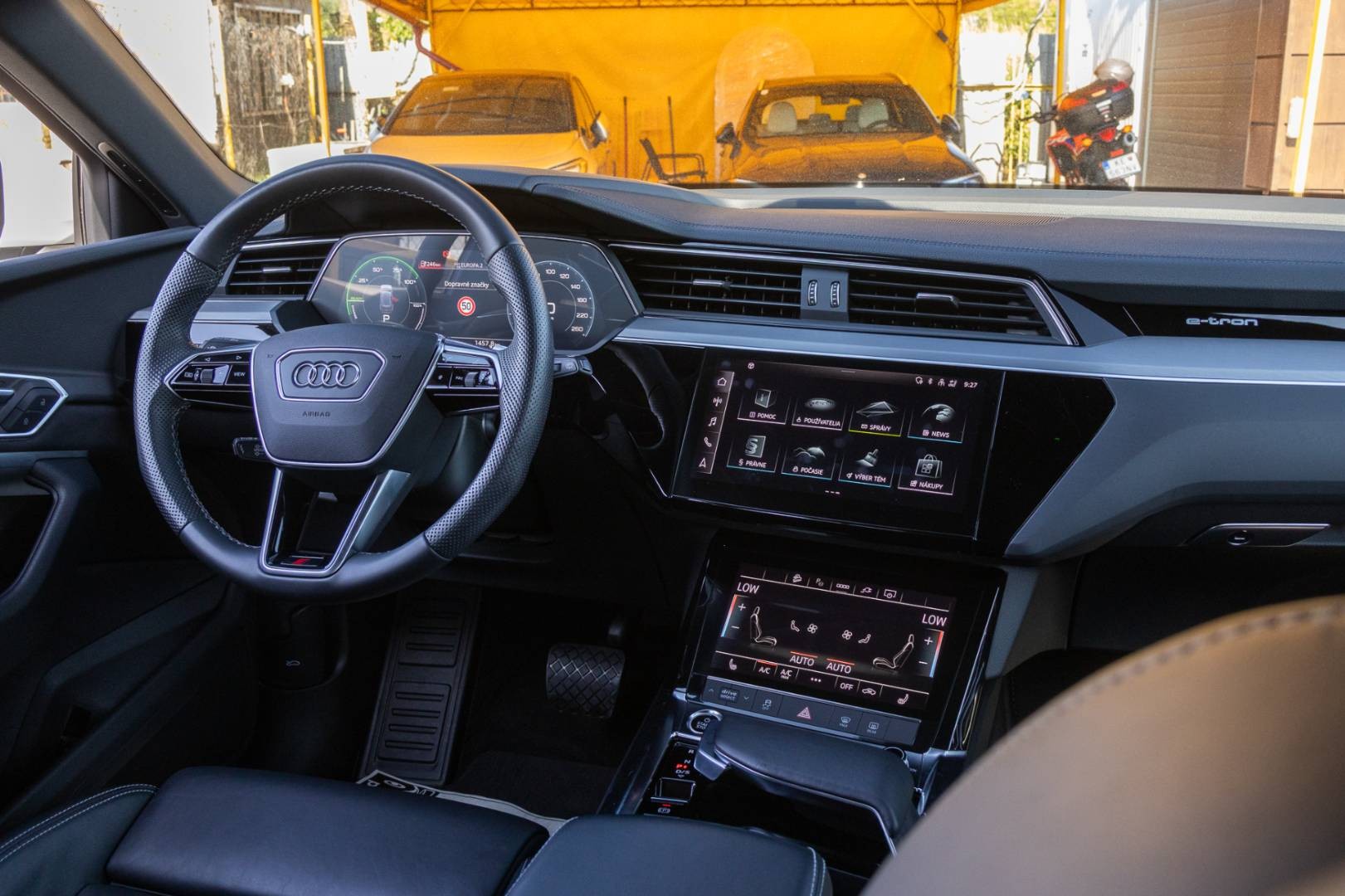 Audi E-tron 55 Quattro S-LINE -NEBÚRANÉ – Obrázok 18