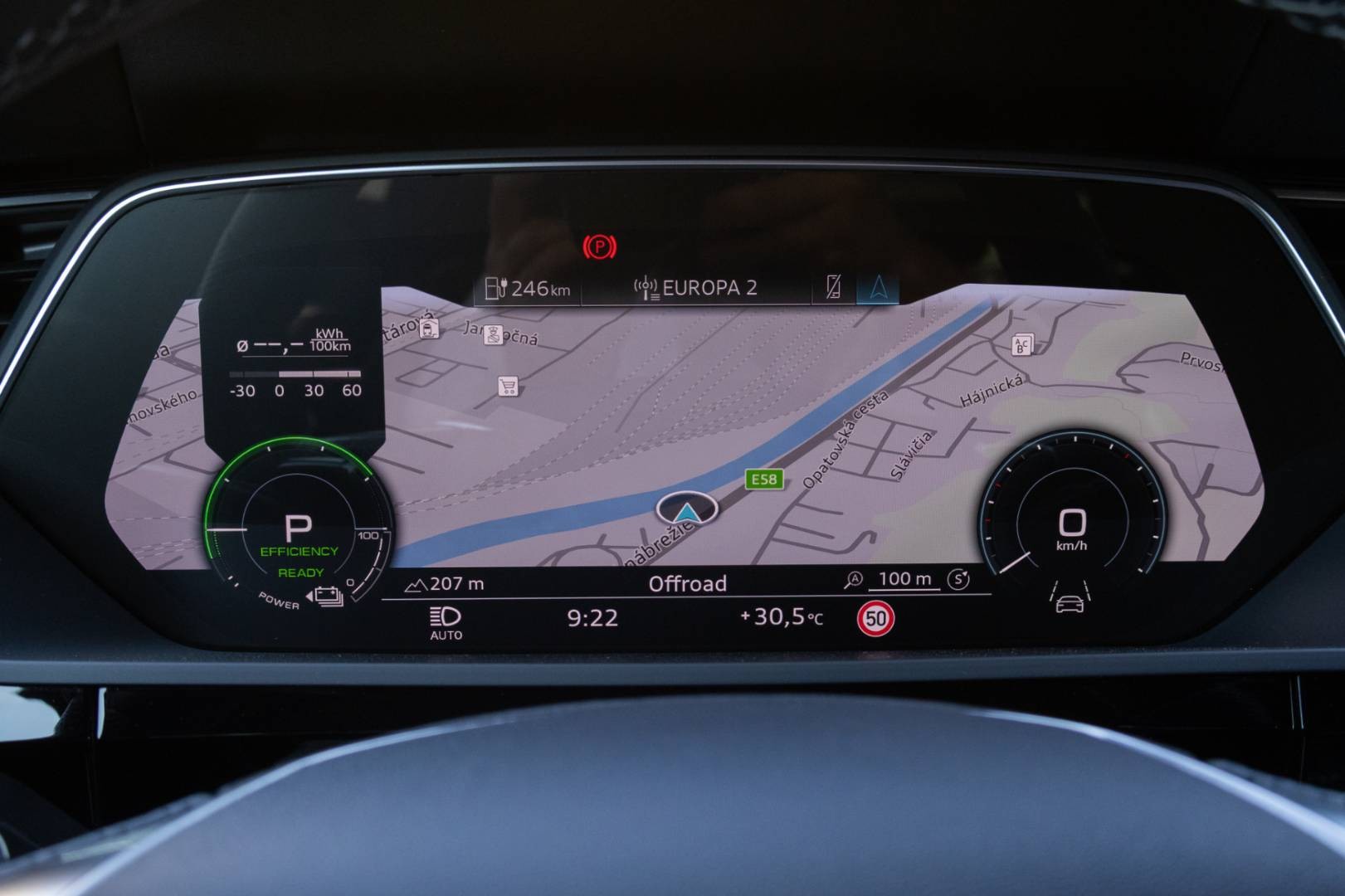 Audi E-tron 55 Quattro S-LINE -NEBÚRANÉ – Obrázok 21