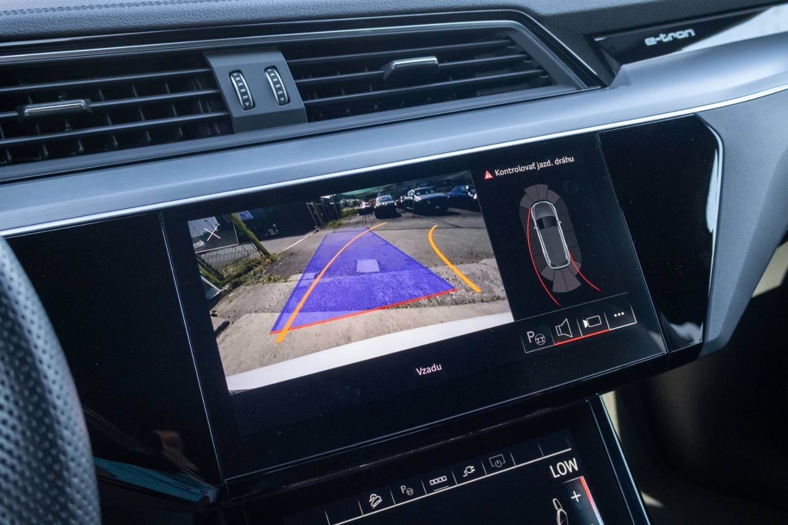 Audi E-tron 55 Quattro S-LINE -NEBÚRANÉ – Obrázok 23