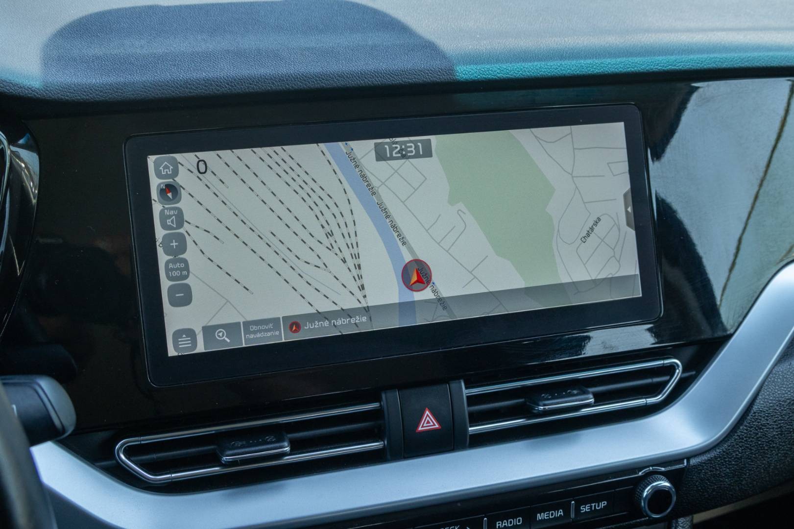 Kia Niro 1.6 GDi Hybrid Platinum A/T – Obrázok 18
