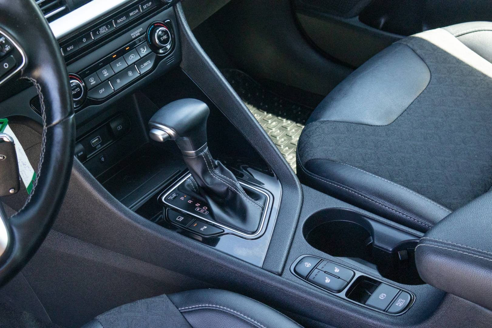 Kia Niro 1.6 GDi Hybrid Platinum A/T – Obrázok 21