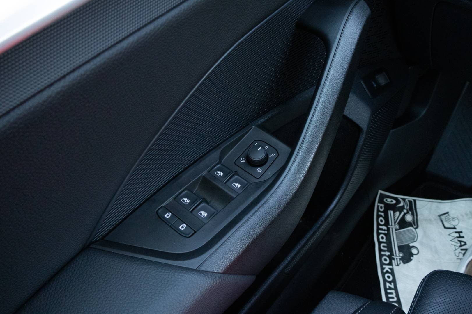Škoda Octavia Combi 2.0 TDI DSG Selection+ / NEBÚRANÉ / Po servise – Obrázok 24