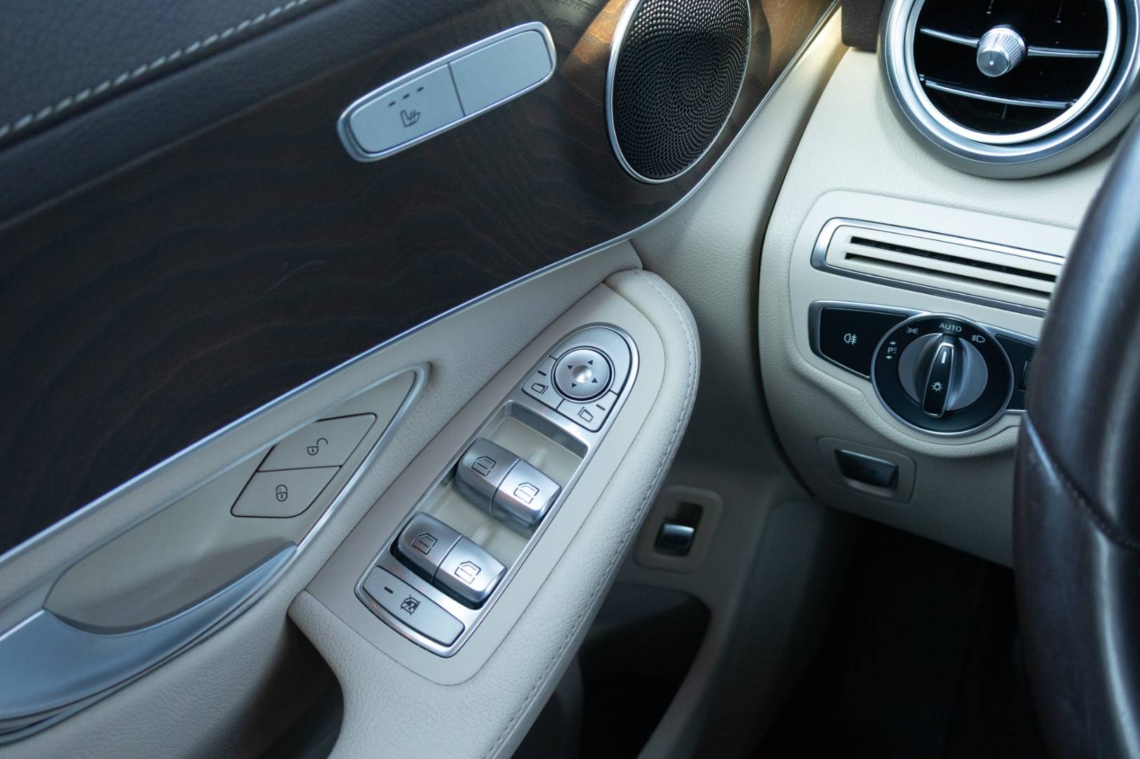Mercedes-Benz GLC SUV 250d 4MATIC A/T – Obrázok 14