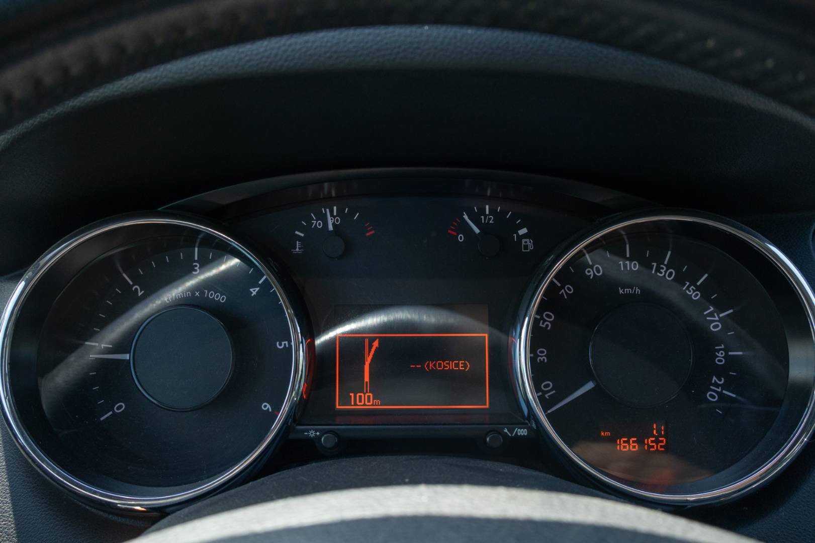 Peugeot 5008 2.0 BlueHDi 7-miest,166tis.km – Obrázok 17