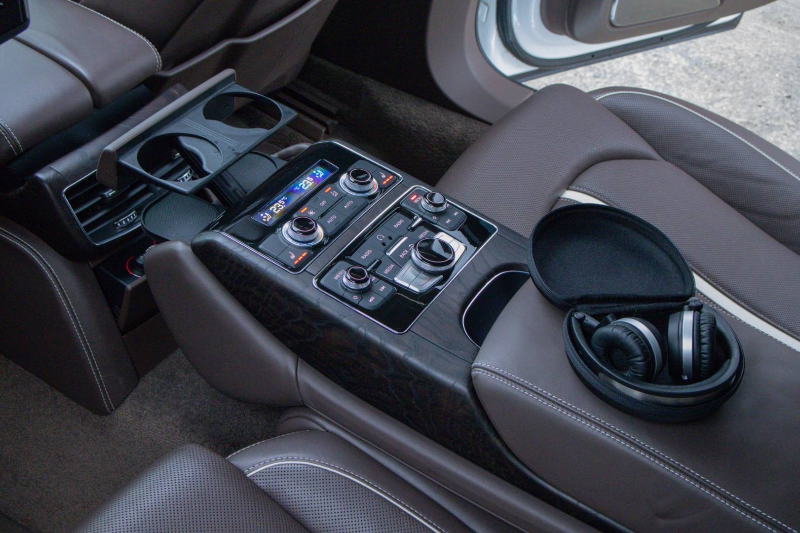 Audi A8 3.0 TDI quattro-po servise,TV,masáž,odvetrávanie,20",soft-close,TOP stav – Obrázok 18