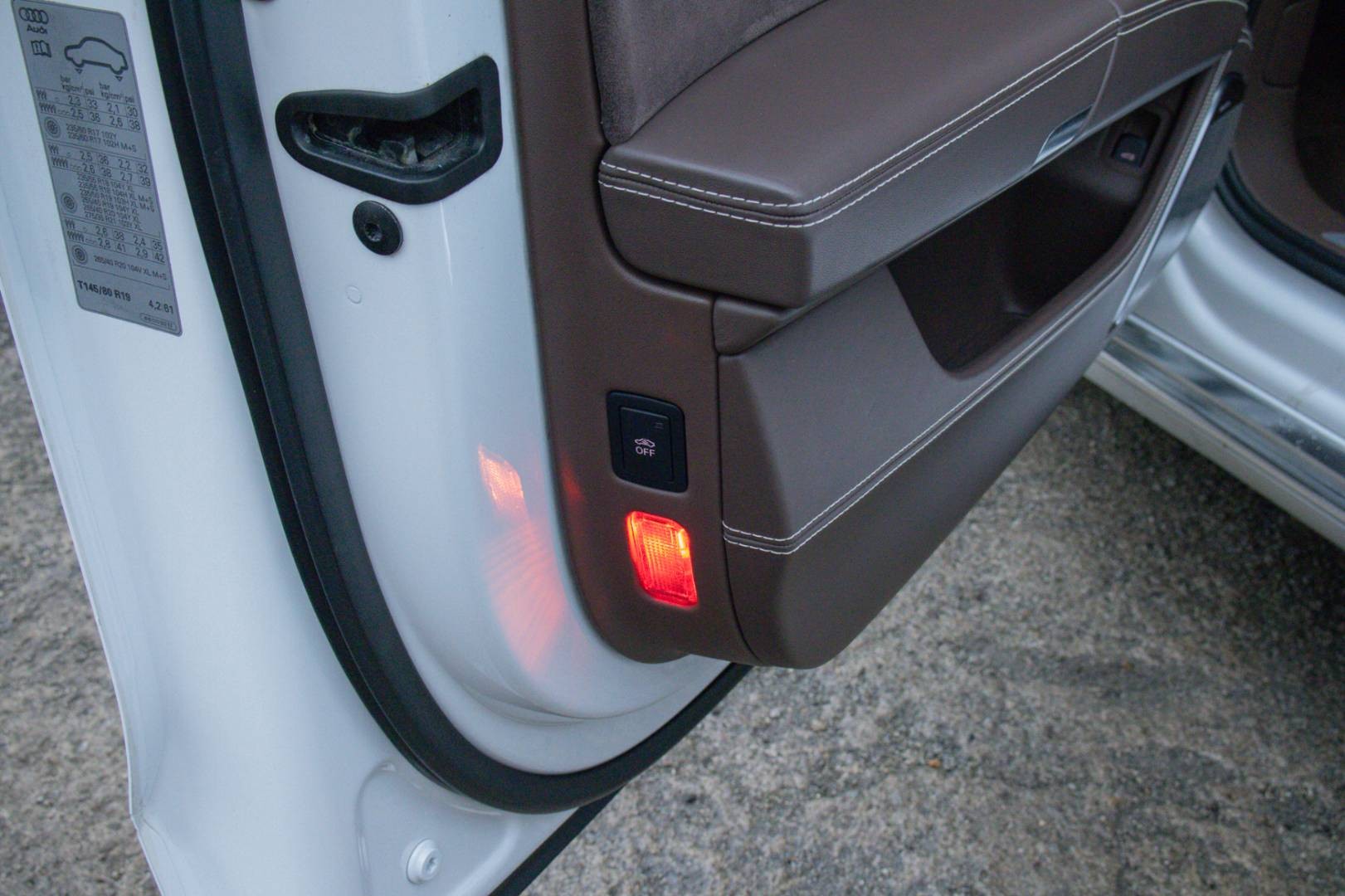 Audi A8 3.0 TDI quattro-po servise,TV,masáž,odvetrávanie,20",soft-close,TOP stav – Obrázok 20