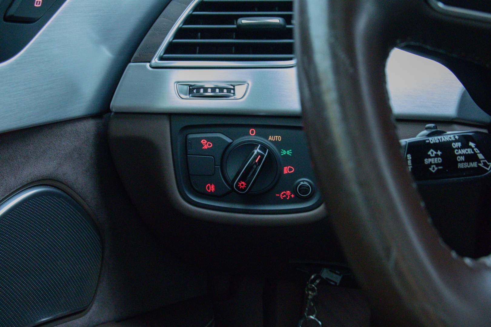 Audi A8 3.0 TDI quattro-po servise,TV,masáž,odvetrávanie,20",soft-close,TOP stav – Obrázok 24