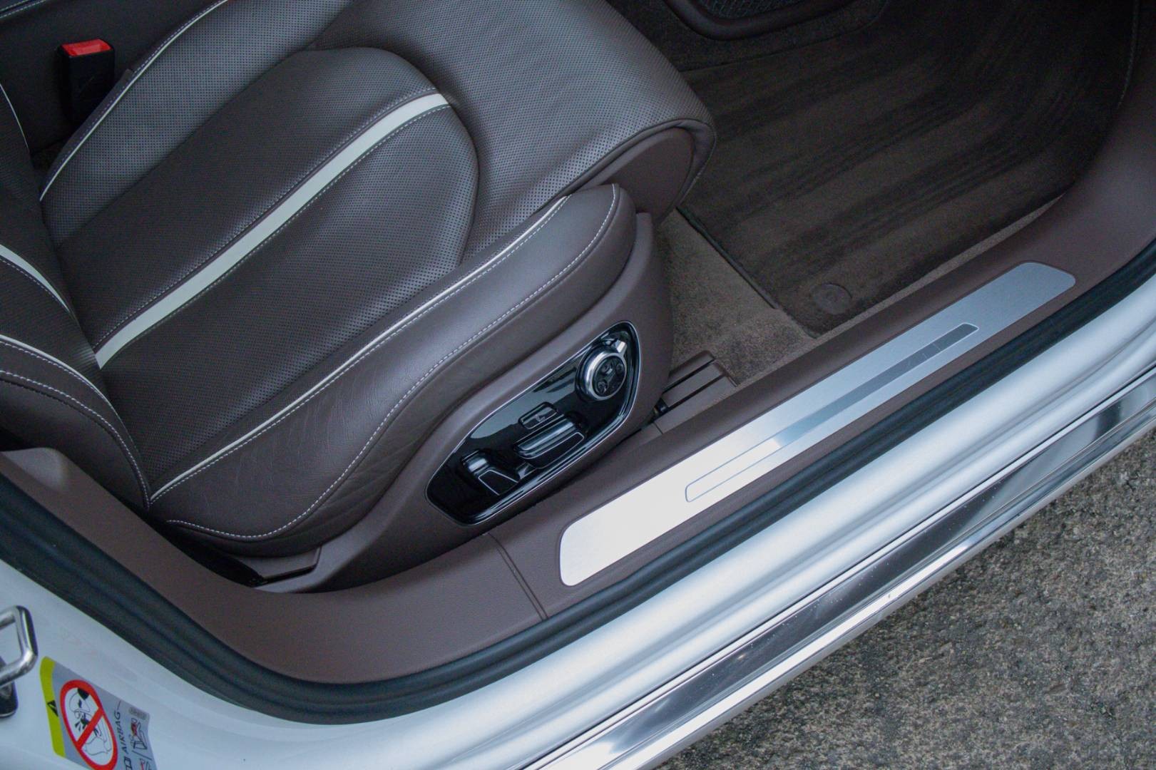 Audi A8 3.0 TDI quattro-po servise,TV,masáž,odvetrávanie,20",soft-close,TOP stav – Obrázok 44