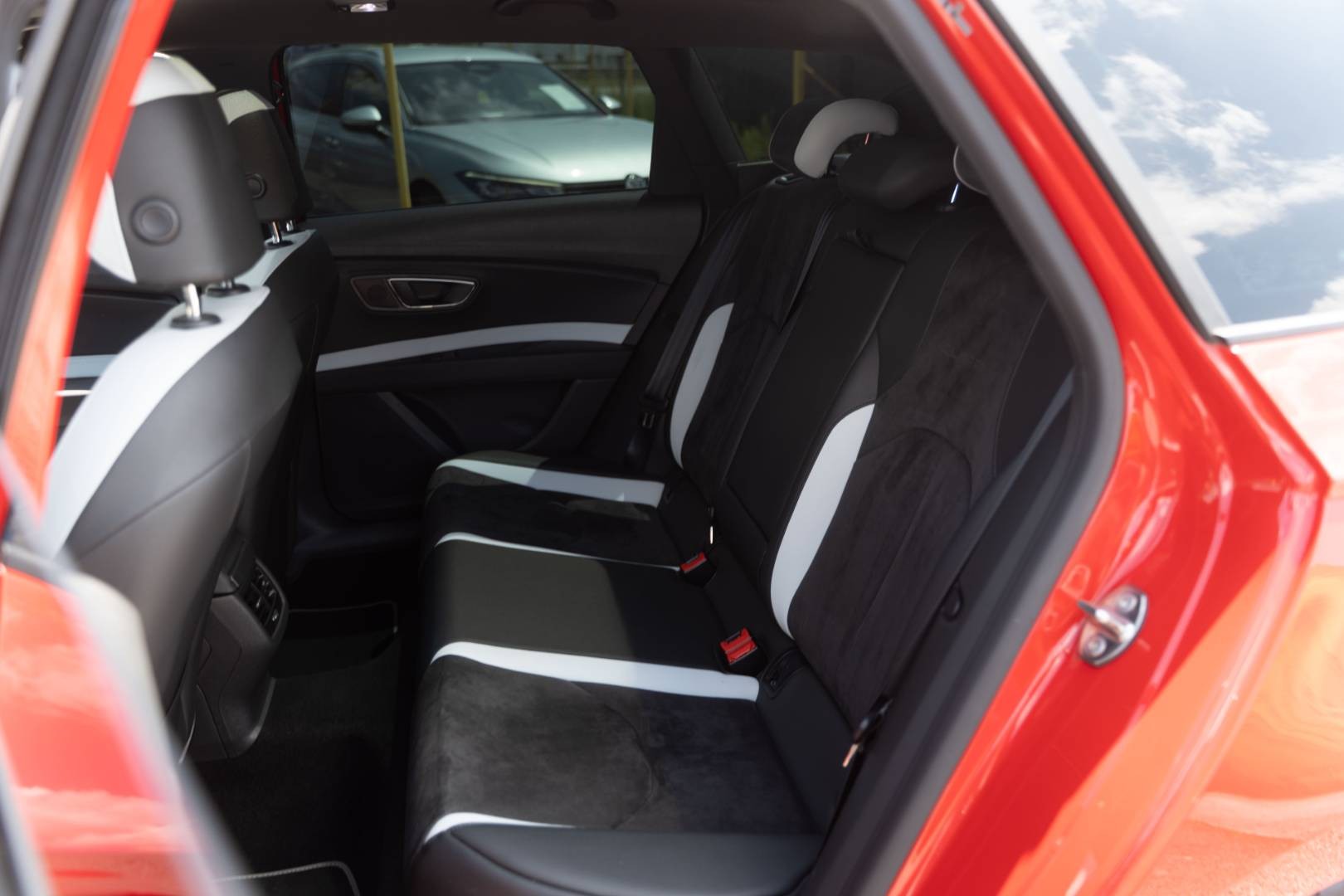 Seat Leon 2.0 TSI Cupra 290 DSG – Obrázok 11