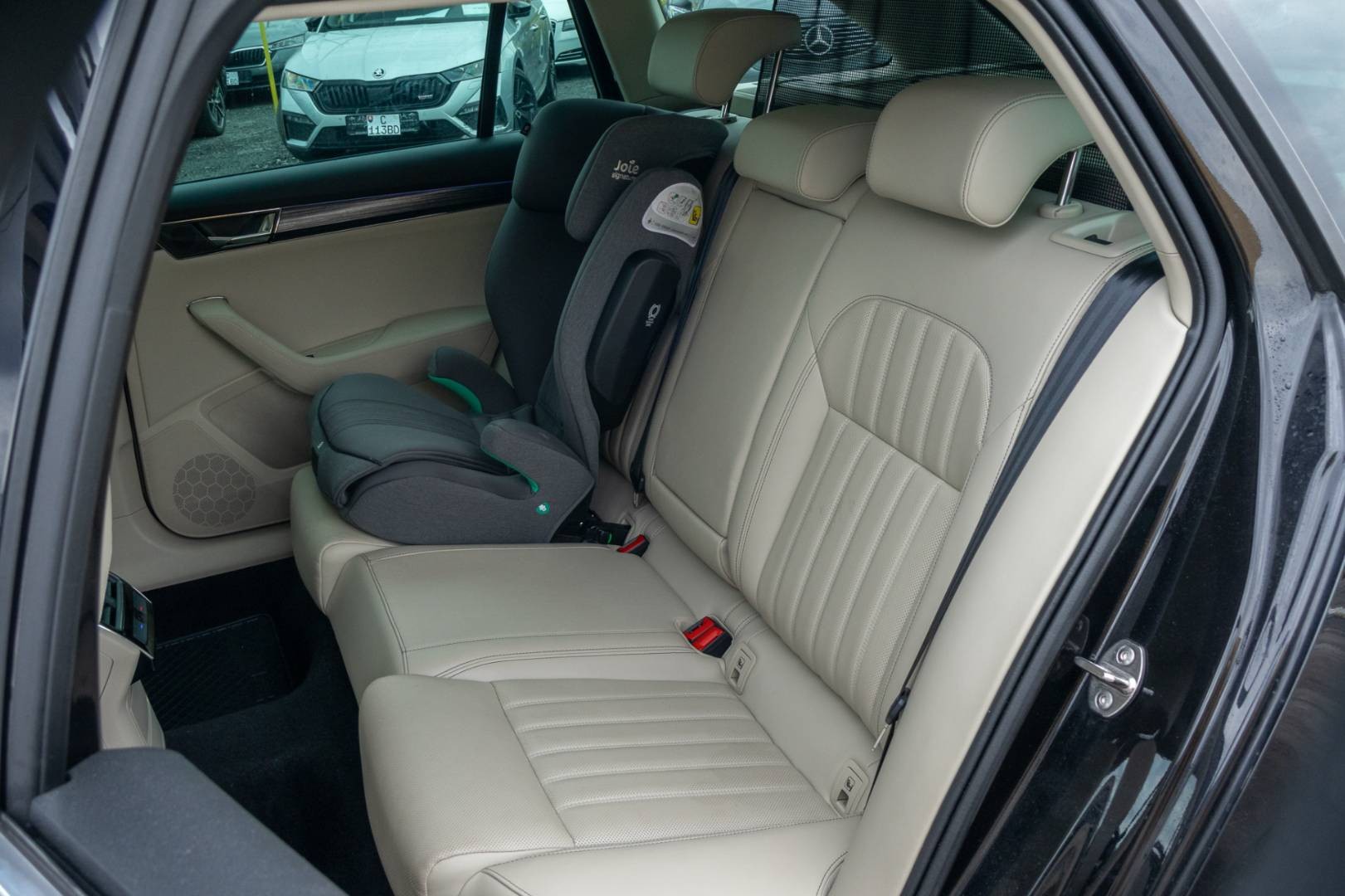 Škoda Superb Combi 3 FL 2.0 TDI 4x4 Style+ DSG -NEBÚRANÉ – Obrázok 12