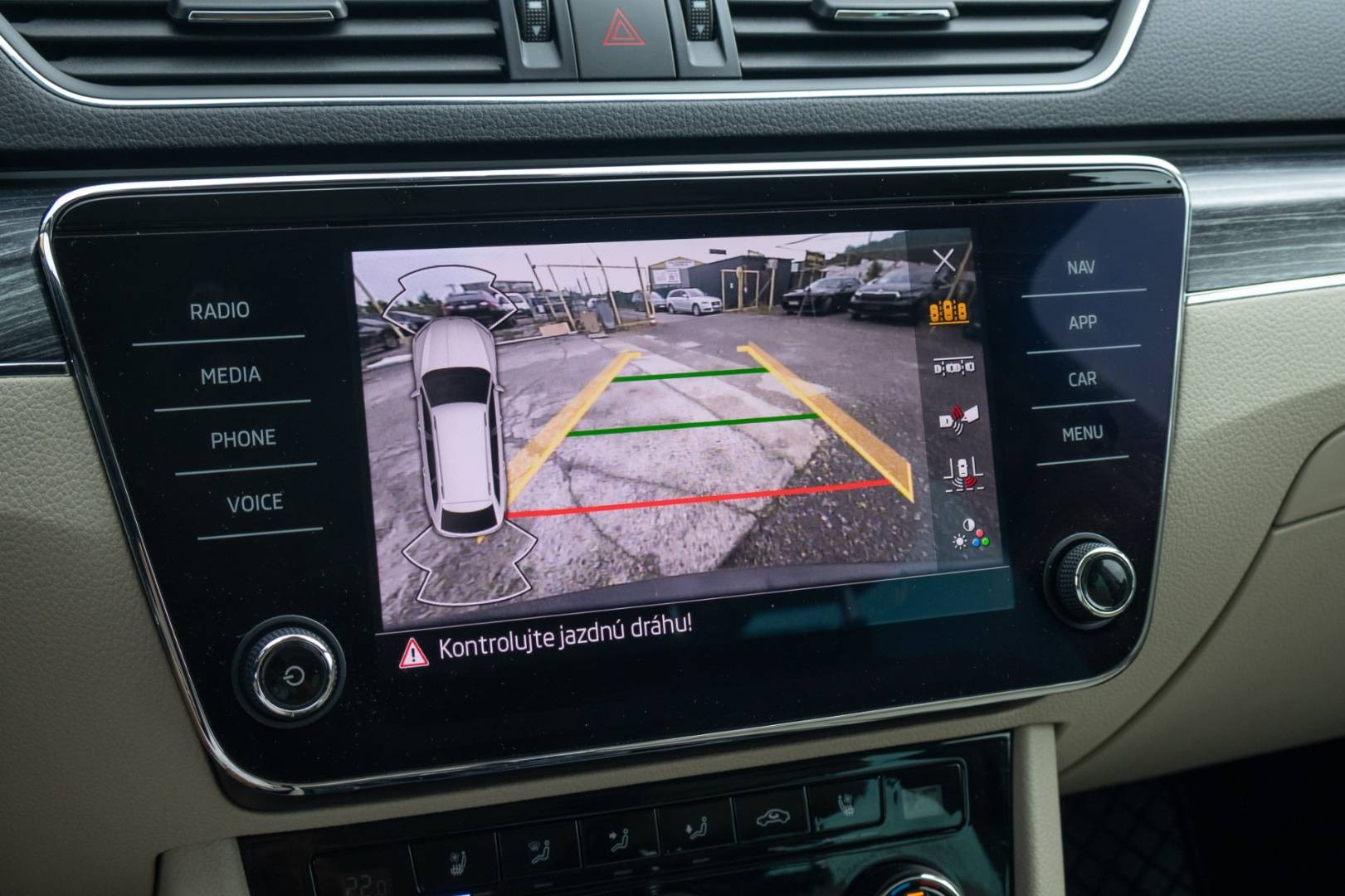 Škoda Superb Combi 3 FL 2.0 TDI 4x4 Style+ DSG -NEBÚRANÉ – Obrázok 23
