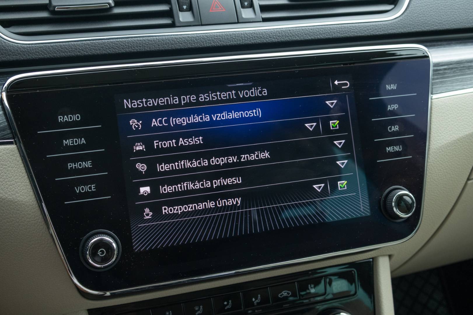 Škoda Superb Combi 3 FL 2.0 TDI 4x4 Style+ DSG -NEBÚRANÉ – Obrázok 27