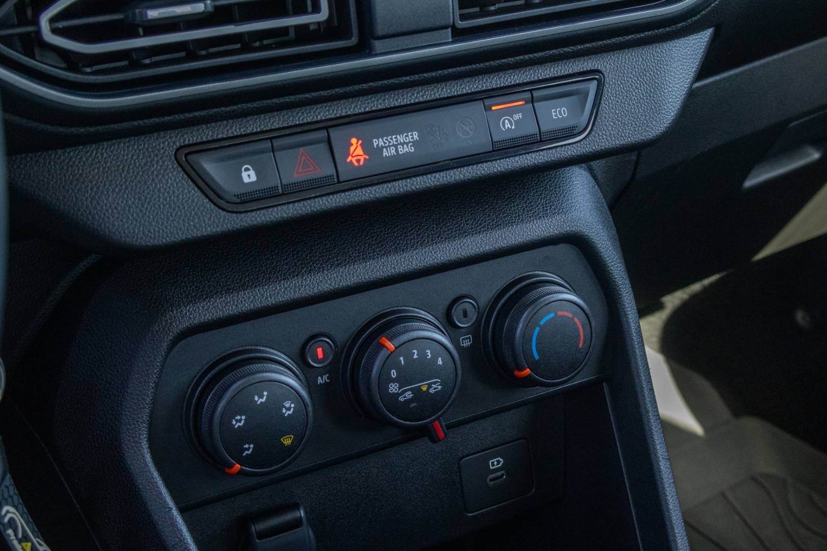 Dacia Sandero 1.0 TCe 100 ECO-G Essential – Obrázok 23