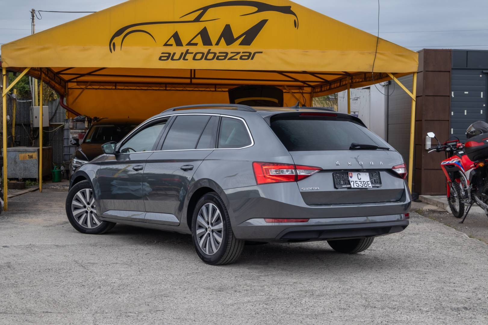 Škoda Superb Combi 2.0 TDI SCR Ambition+ DSG -NEBÚRANÉ – Obrázok 6