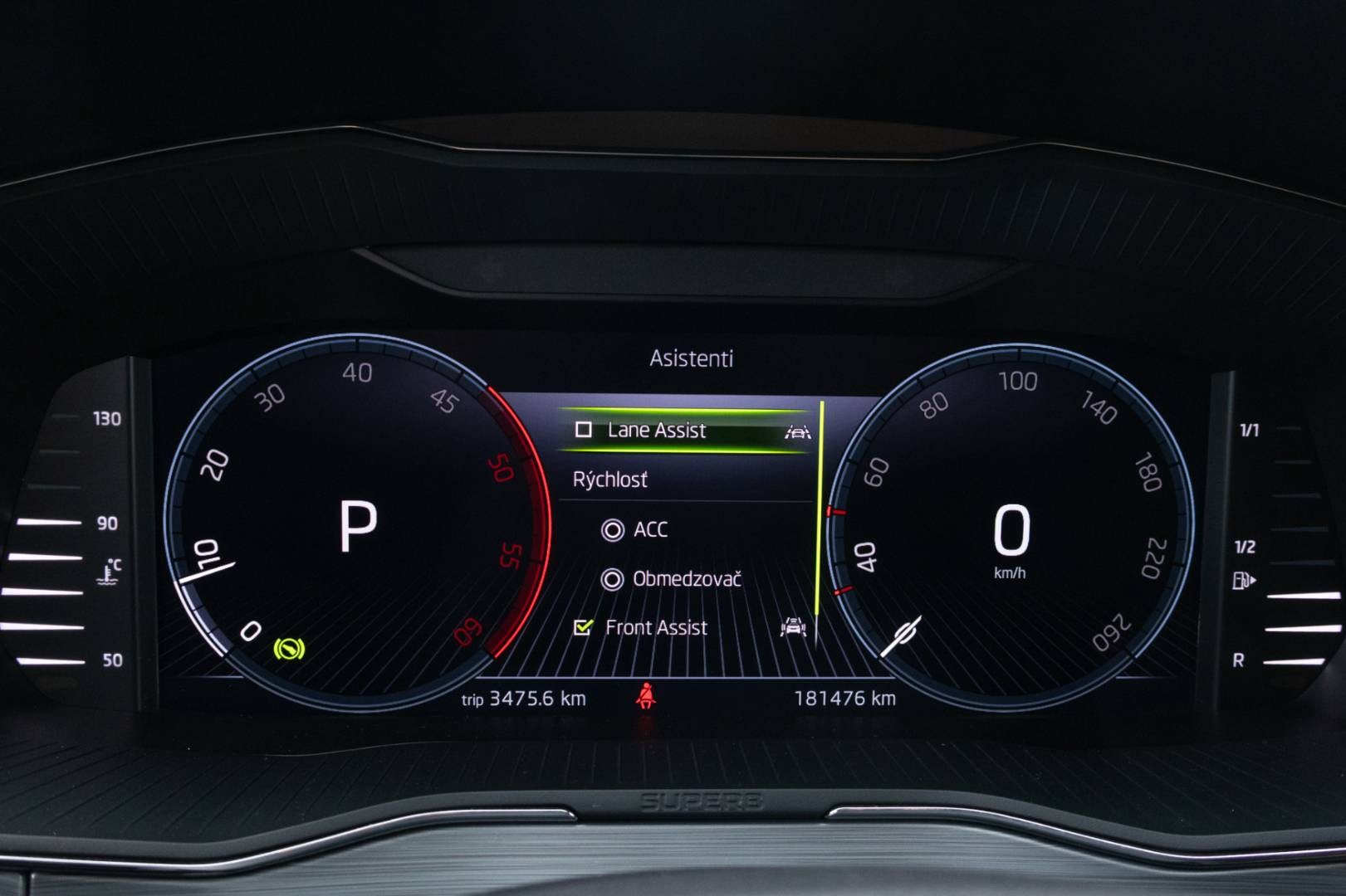 Škoda Superb Combi 2.0 TDI SCR Ambition+ DSG -NEBÚRANÉ – Obrázok 18