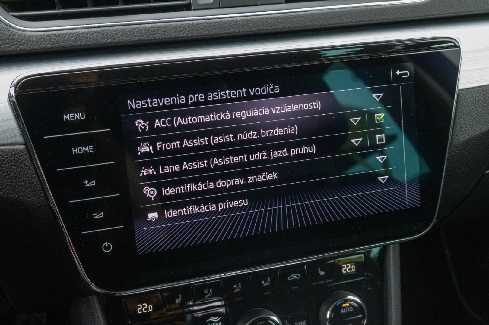 Škoda Superb Combi 2.0 TDI SCR Ambition+ DSG -NEBÚRANÉ – Obrázok 21