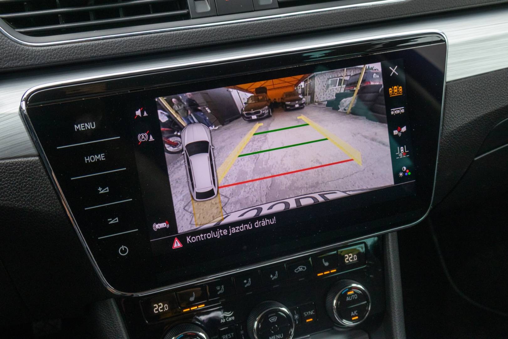 Škoda Superb Combi 2.0 TDI SCR Ambition+ DSG -NEBÚRANÉ – Obrázok 27