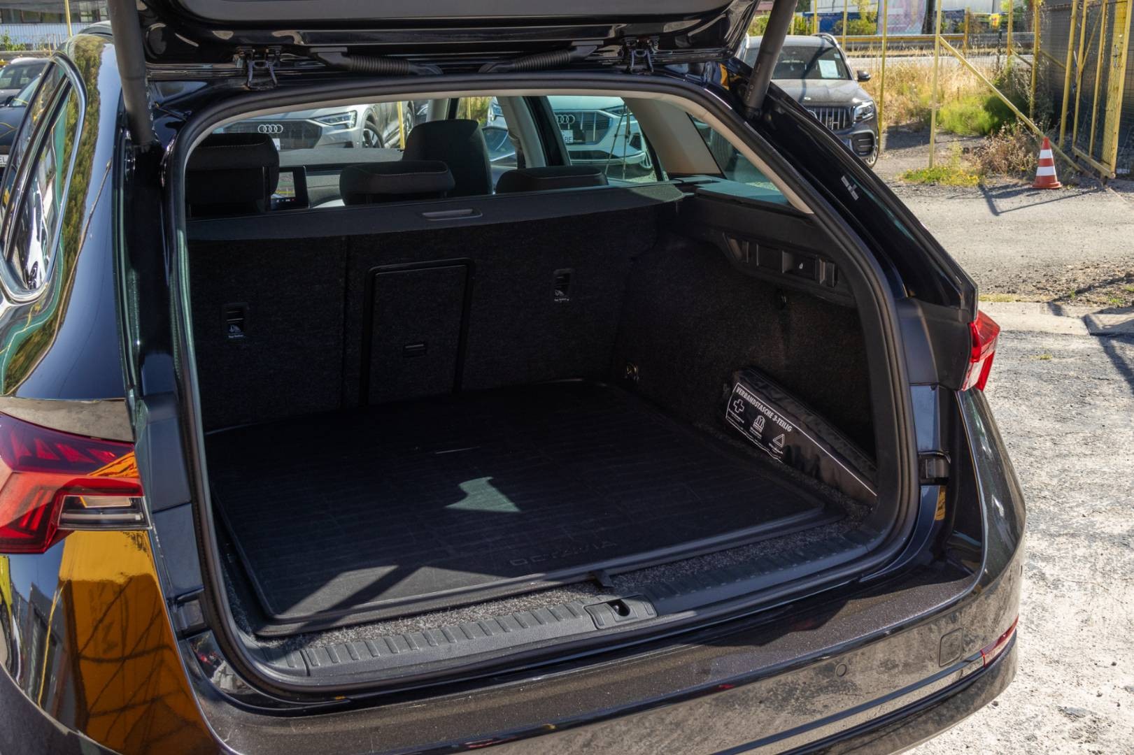 Škoda Octavia Combi 2.0 TDI SCR Style DSG – Obrázok 9