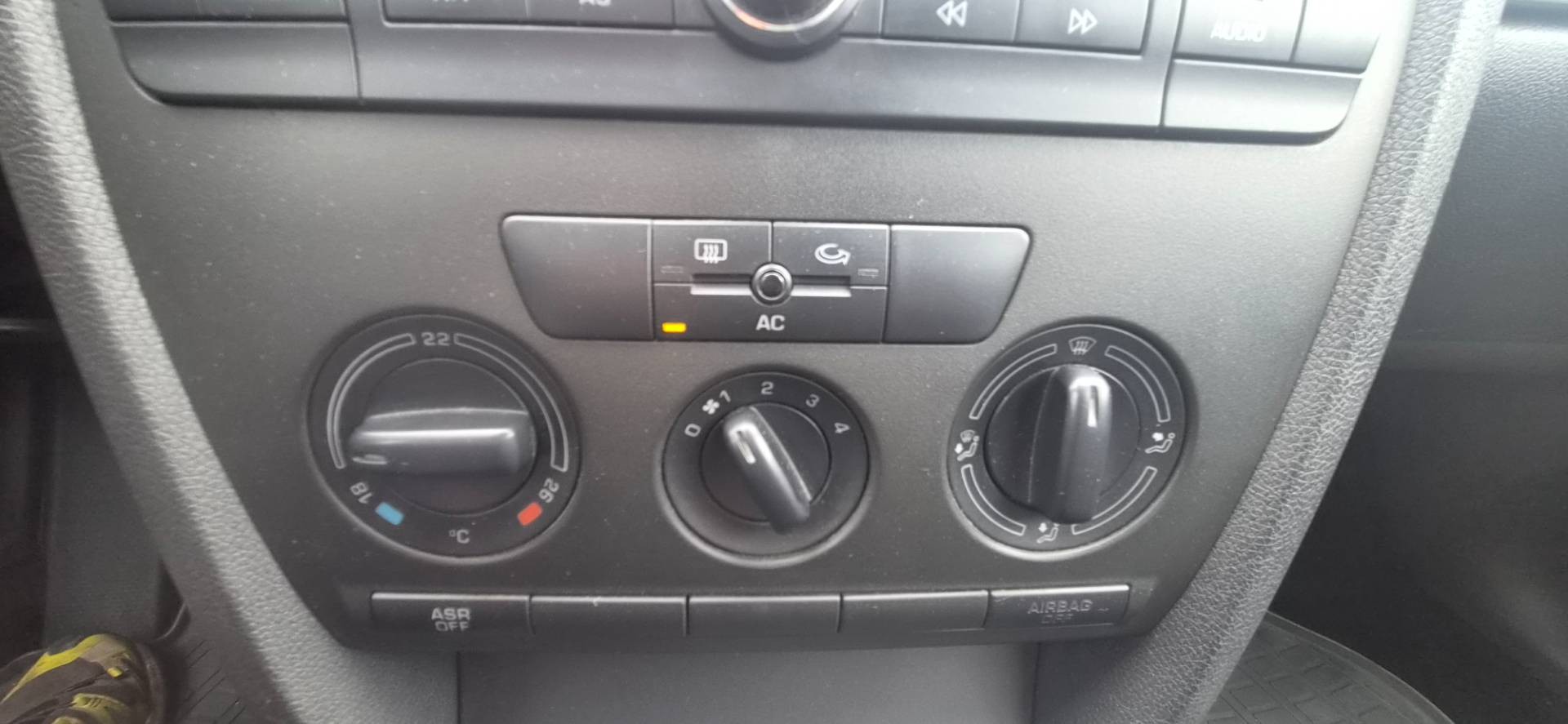 Škoda Octavia 1.9 TDI Ambiente – Obrázok 15