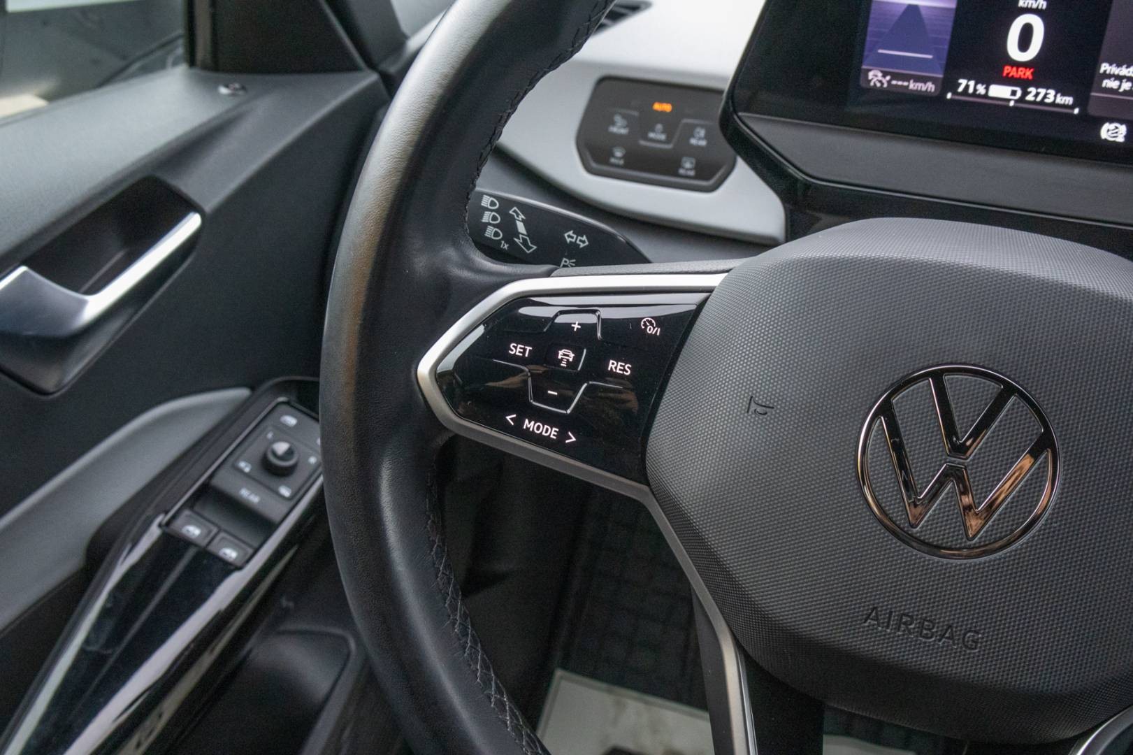 Volkswagen ID.3 58kWh -2021/64tis. KM-Tep. čerpadlo -NEBÚRANÉ – Obrázok 16