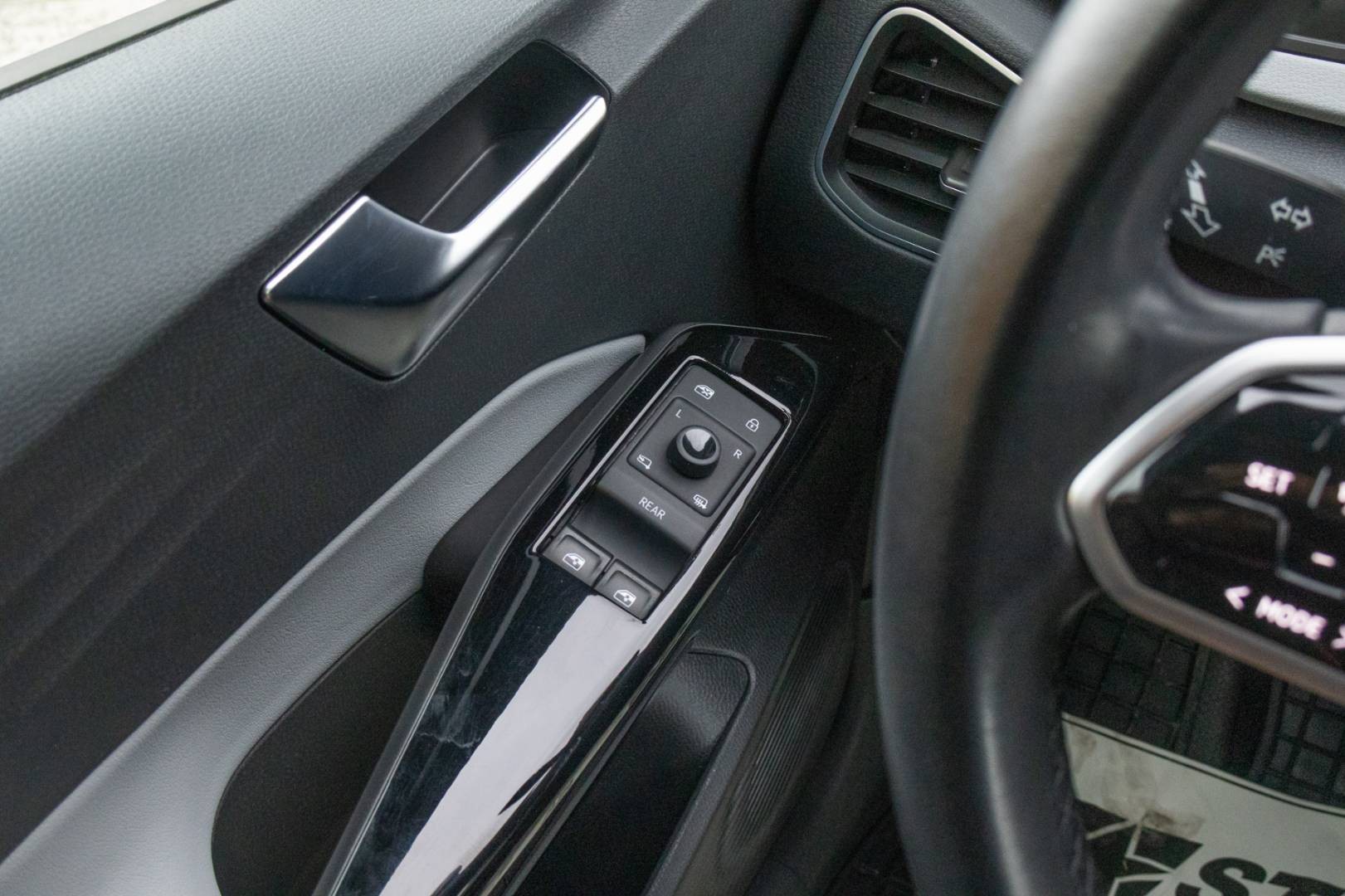 Volkswagen ID.3 58kWh -2021/64tis. KM-Tep. čerpadlo -NEBÚRANÉ – Obrázok 26