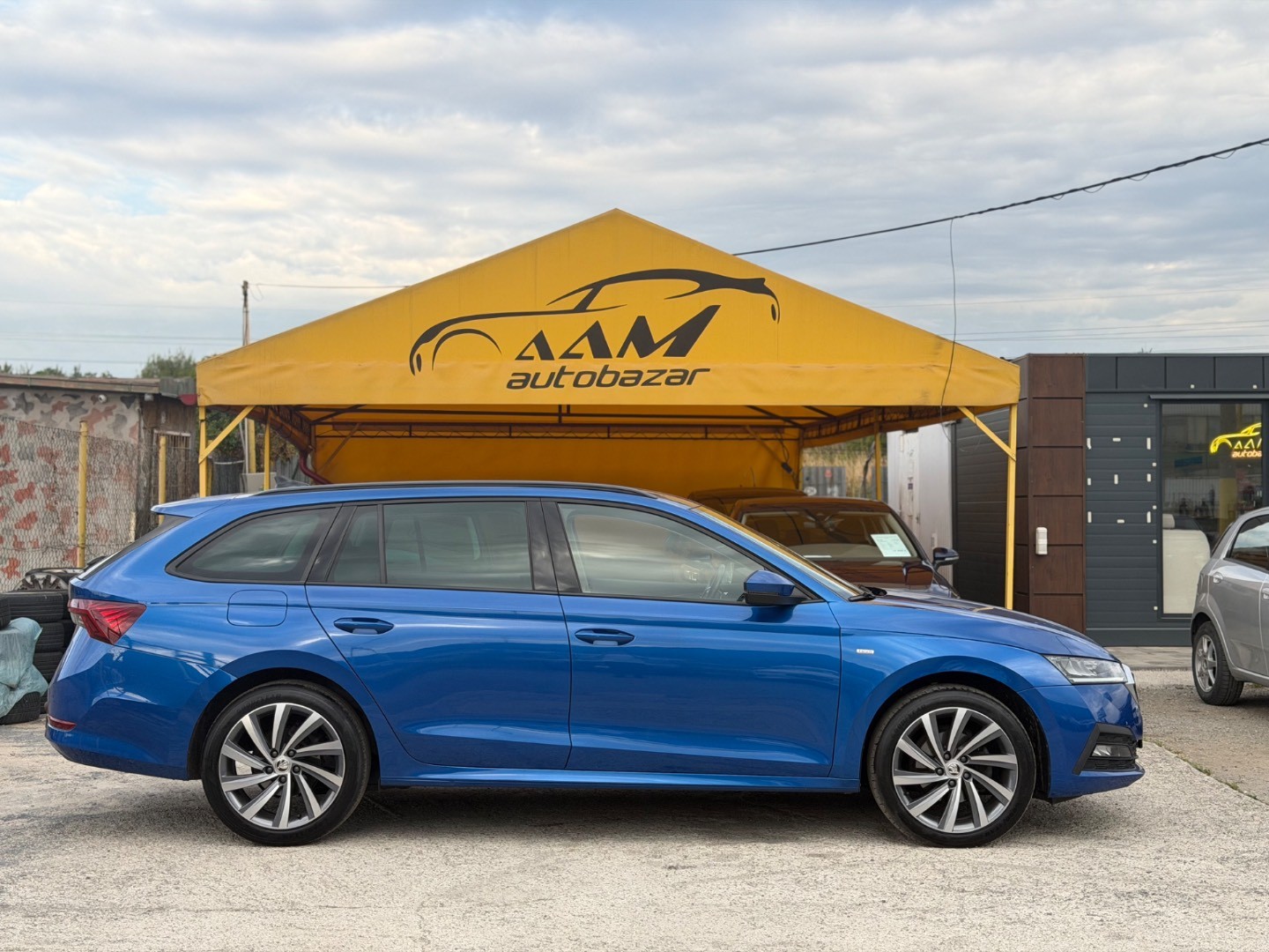 Škoda Octavia Combi 2.0 TDI SCR TOUR DSG – Obrázok 2