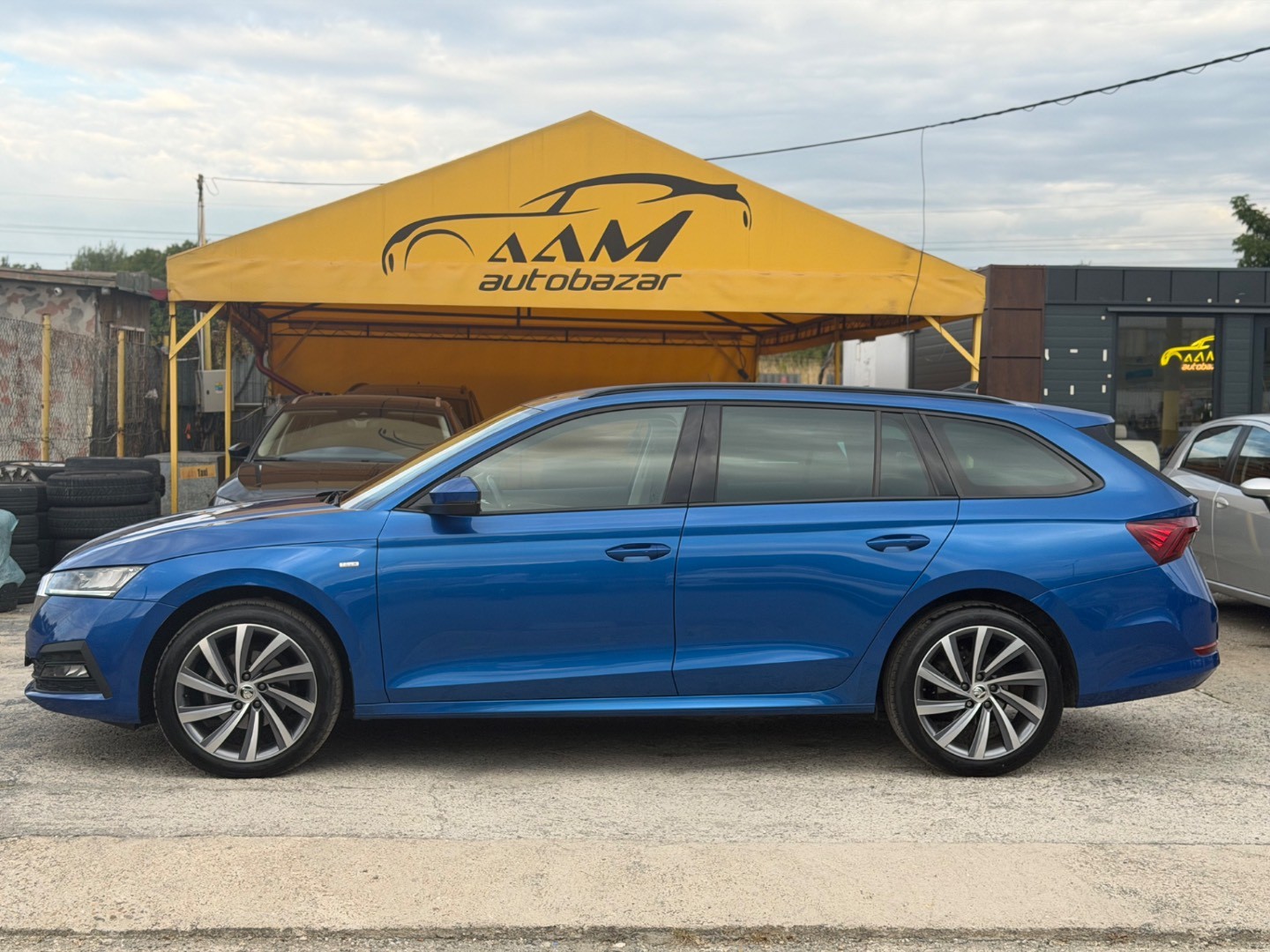 Škoda Octavia Combi 2.0 TDI SCR TOUR DSG – Obrázok 3