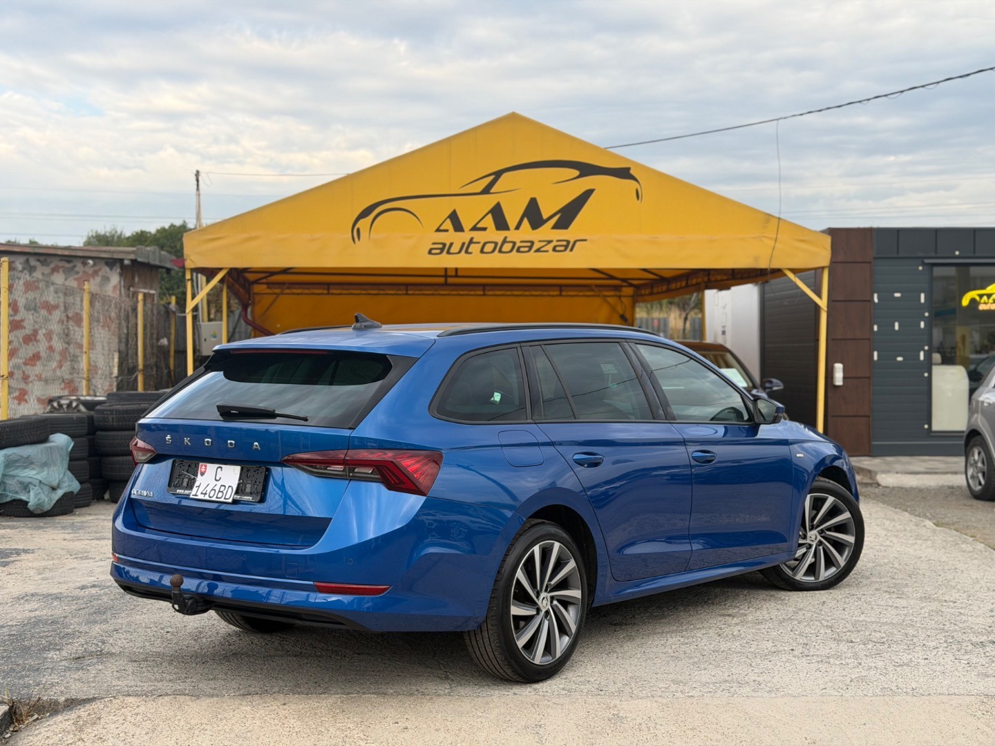 Škoda Octavia Combi 2.0 TDI SCR TOUR DSG – Obrázok 4