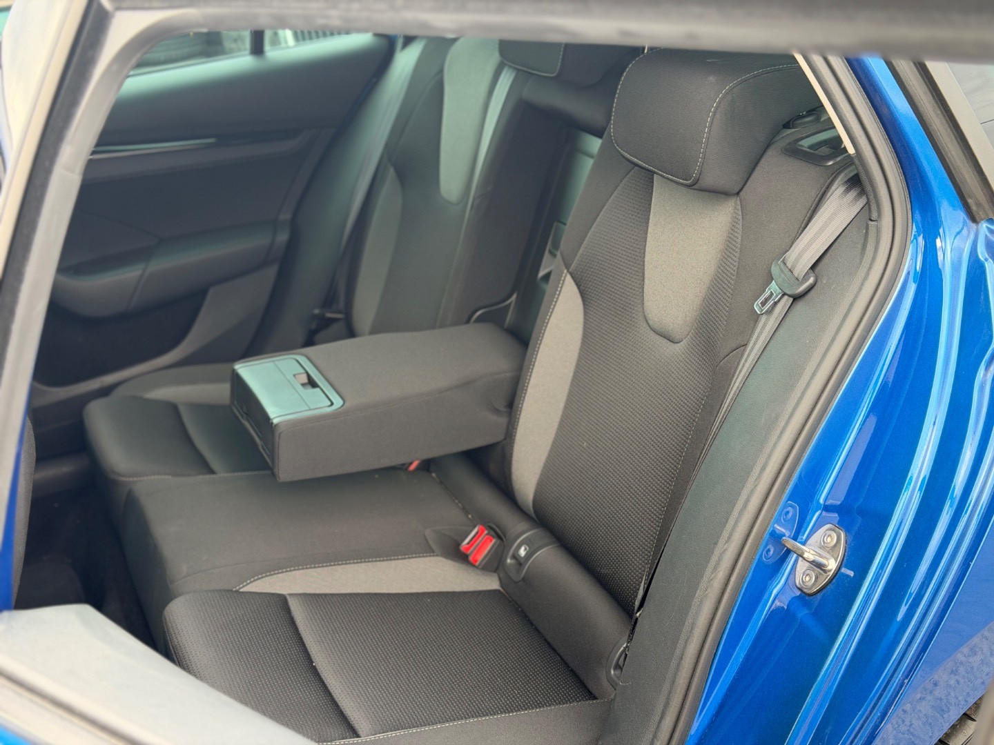 Škoda Octavia Combi 2.0 TDI SCR TOUR DSG – Obrázok 7