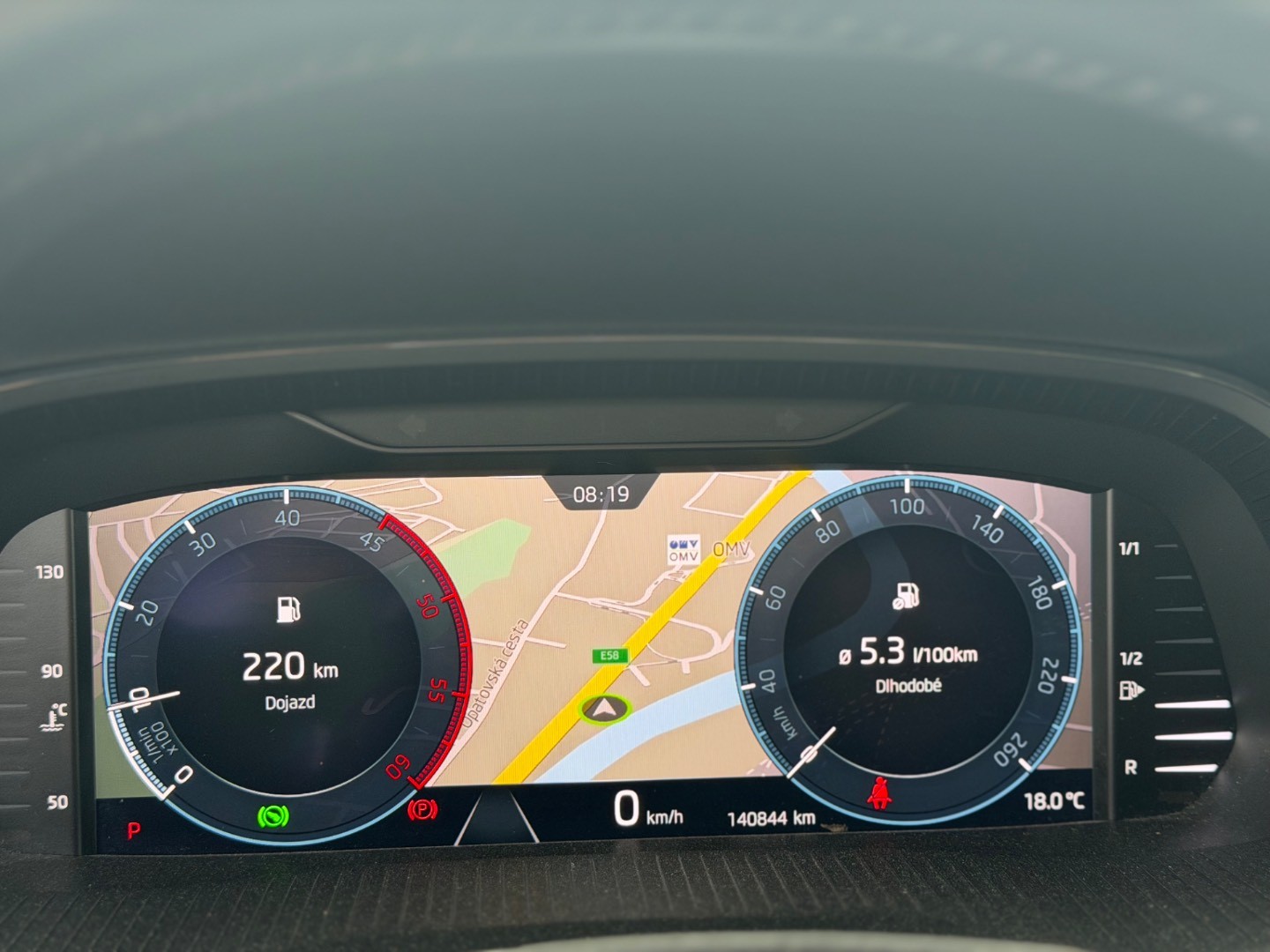 Škoda Octavia Combi 2.0 TDI SCR TOUR DSG – Obrázok 11