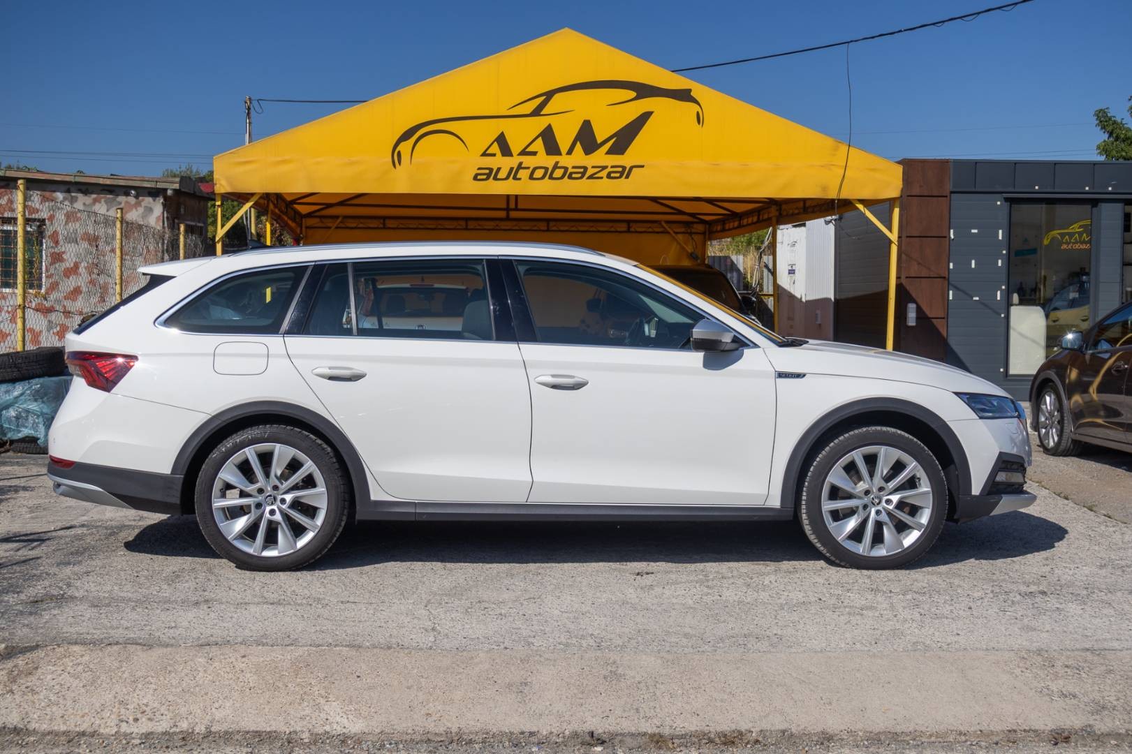 Škoda Octavia Combi 2.0 TDI Scout 4x4 DSG – Obrázok 4