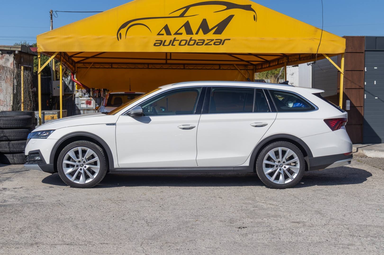 Škoda Octavia Combi 2.0 TDI Scout 4x4 DSG – Obrázok 5