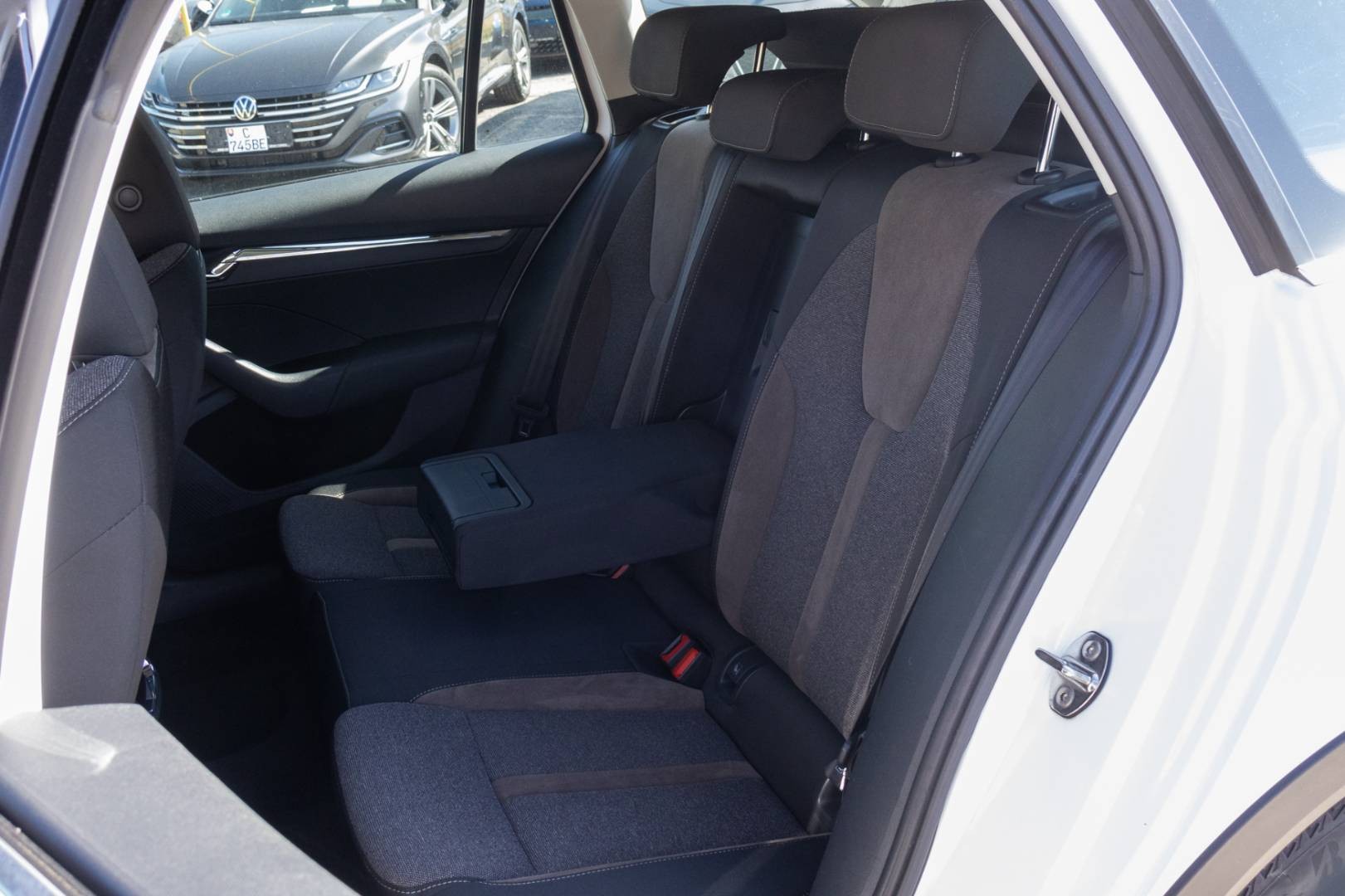 Škoda Octavia Combi 2.0 TDI Scout 4x4 DSG – Obrázok 10