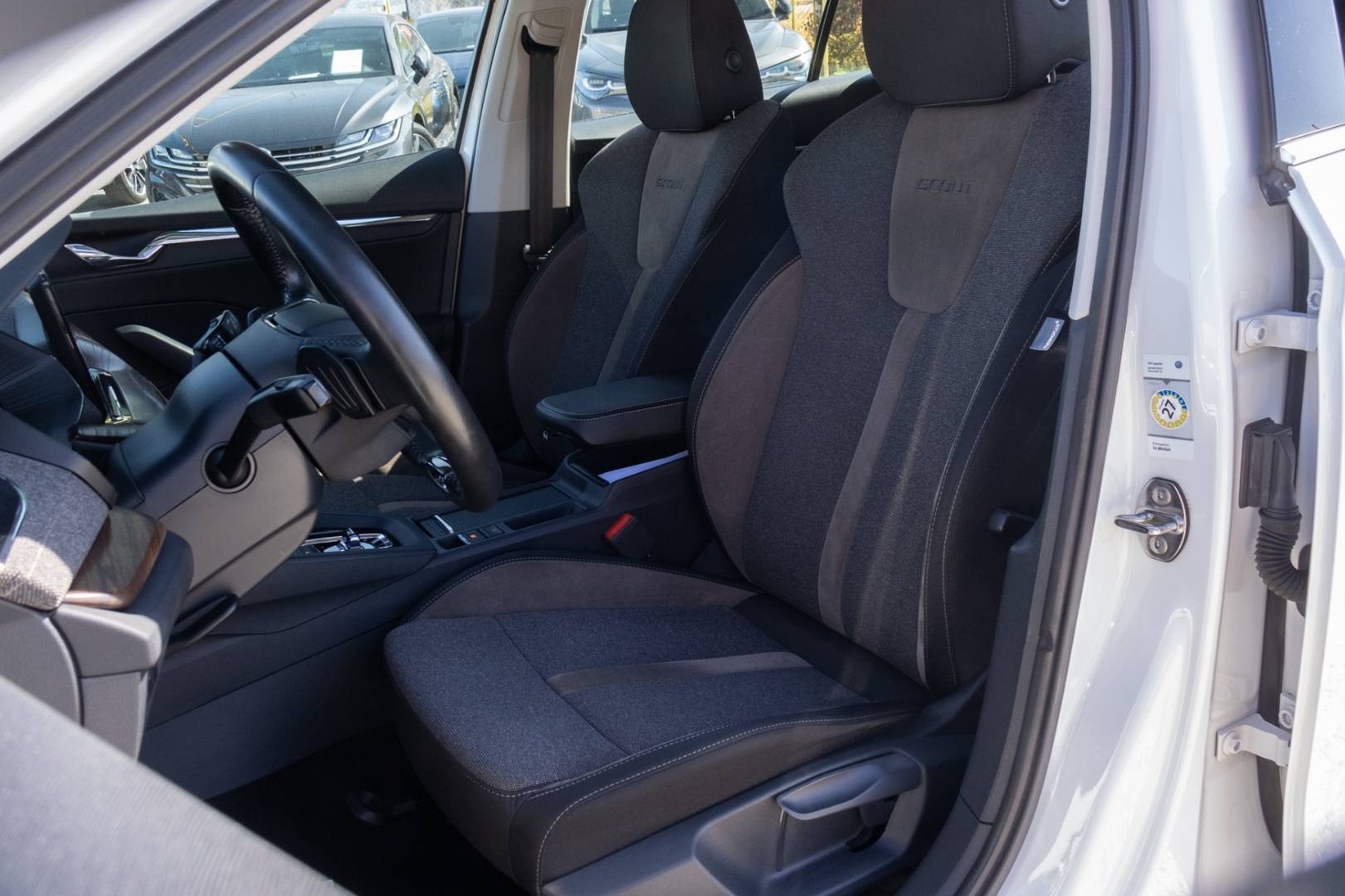 Škoda Octavia Combi 2.0 TDI Scout 4x4 DSG – Obrázok 11