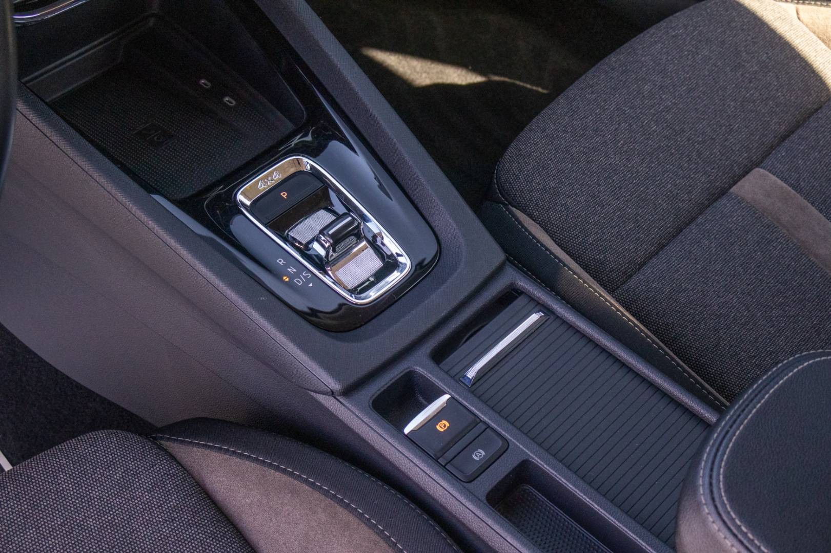 Škoda Octavia Combi 2.0 TDI Scout 4x4 DSG – Obrázok 26