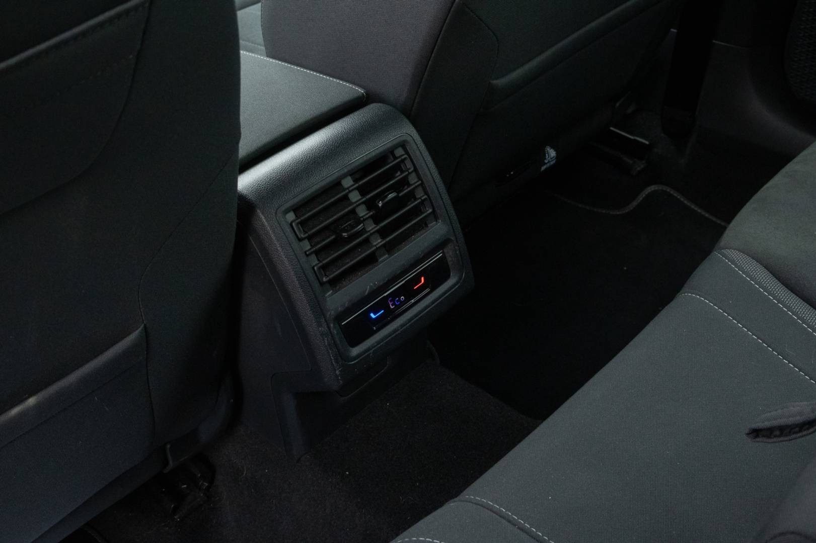 Volkswagen Golf 1.4 eHybrid GTE DSG – Obrázok 11