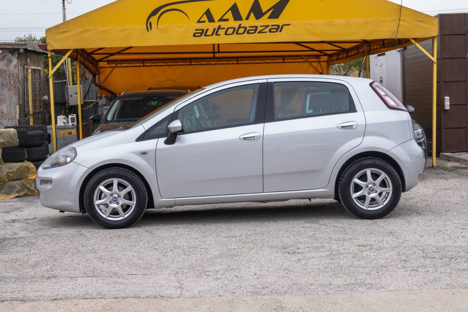 Fiat Grande Punto 1.4 Lounge - SK Pôvod/1.Majiteľ -NEHAVAROVANÉ – Obrázok 5