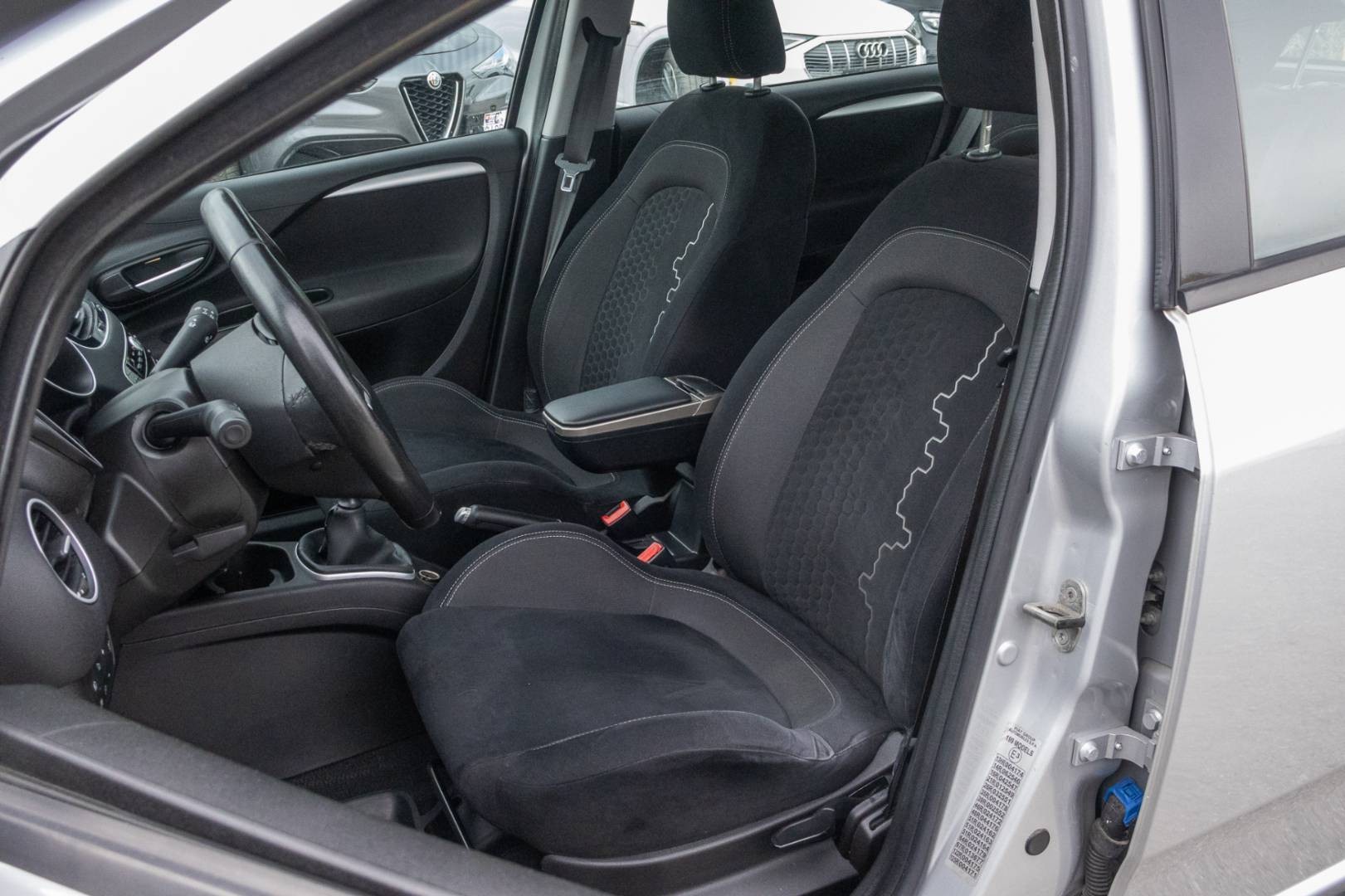 Fiat Grande Punto 1.4 Lounge - SK Pôvod/1.Majiteľ -NEHAVAROVANÉ – Obrázok 11