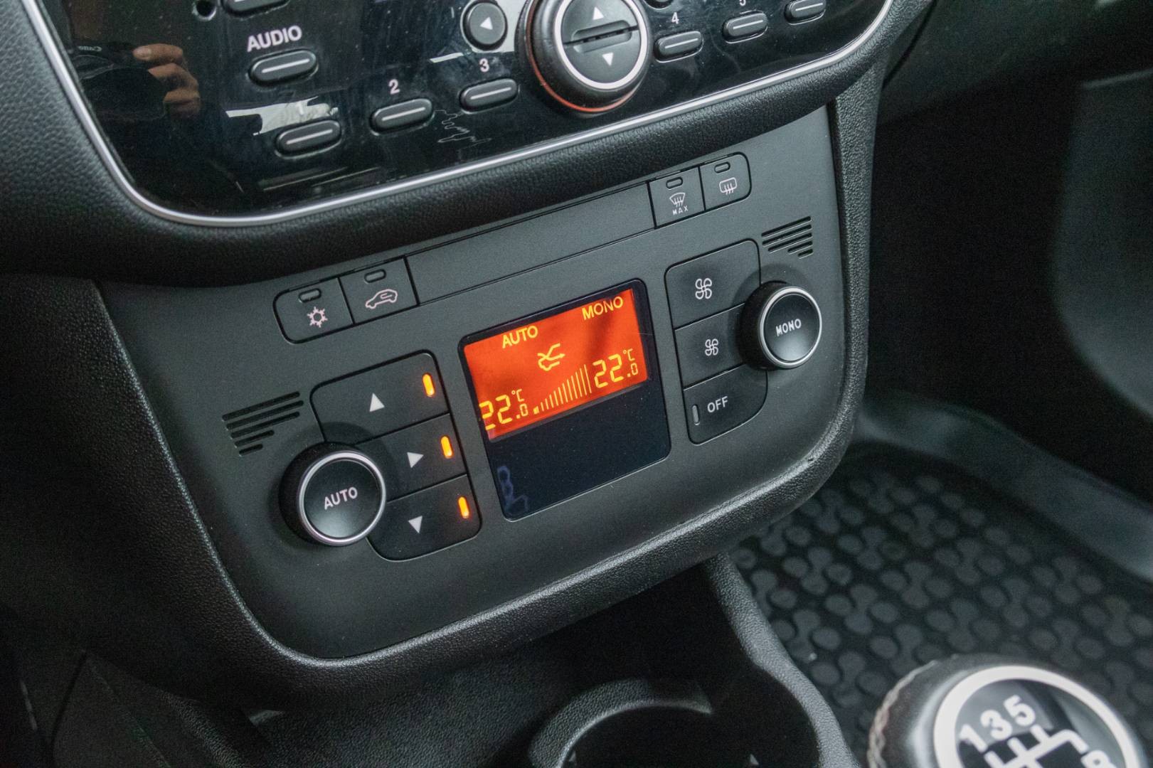 Fiat Grande Punto 1.4 Lounge - SK Pôvod/1.Majiteľ -NEHAVAROVANÉ – Obrázok 19