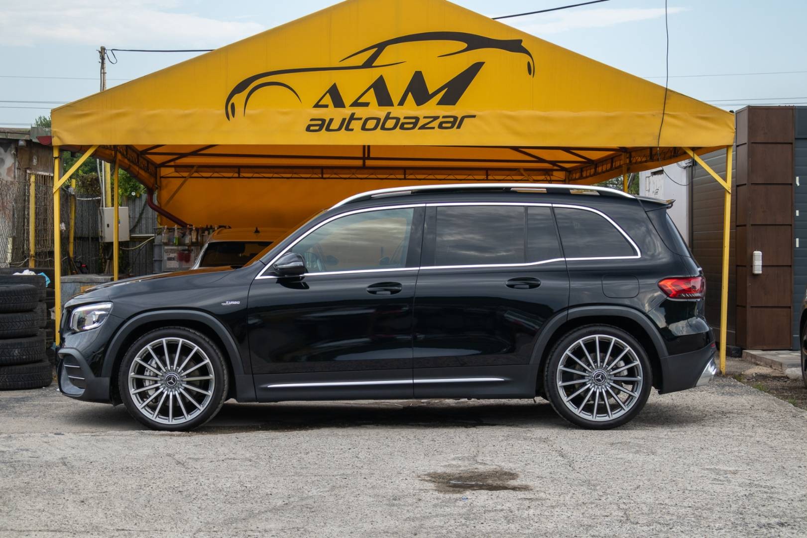 Mercedes-Benz GLB AMG 35 4MATIC A/T -7 MIEST – Obrázok 5
